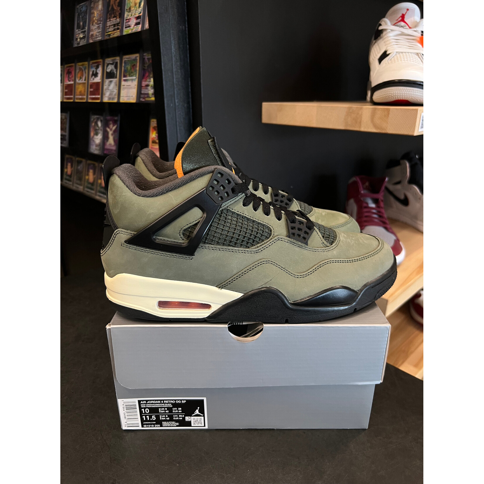 Jordan Jordan 4 Retro OG SP Undefeated (2025) Size 10, PREOWNED