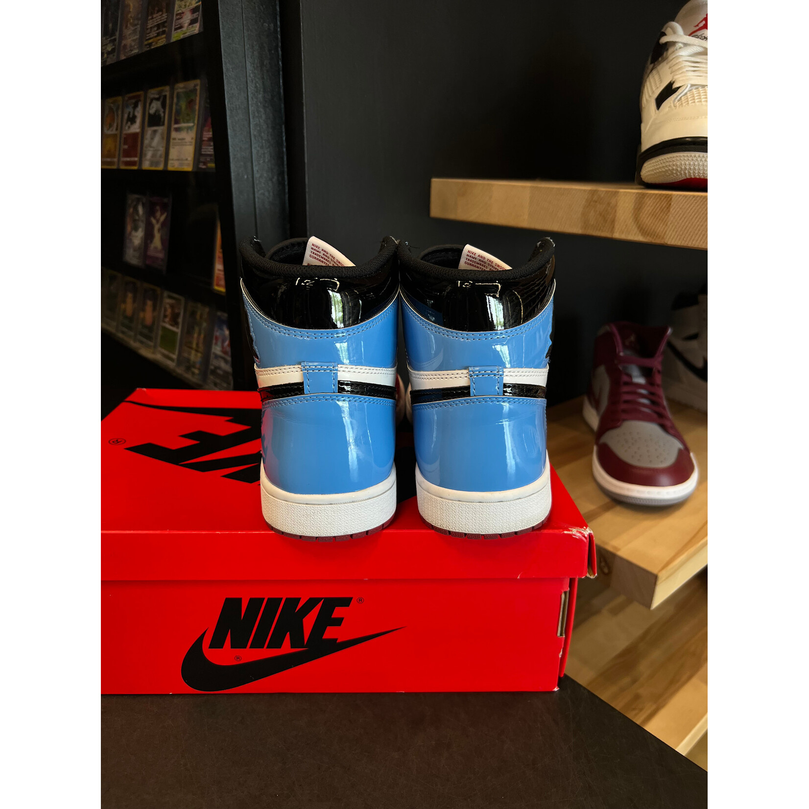 Jordan Jordan 1 Retro High Fearless UNC Chicago Size 9.5, PREOWNED