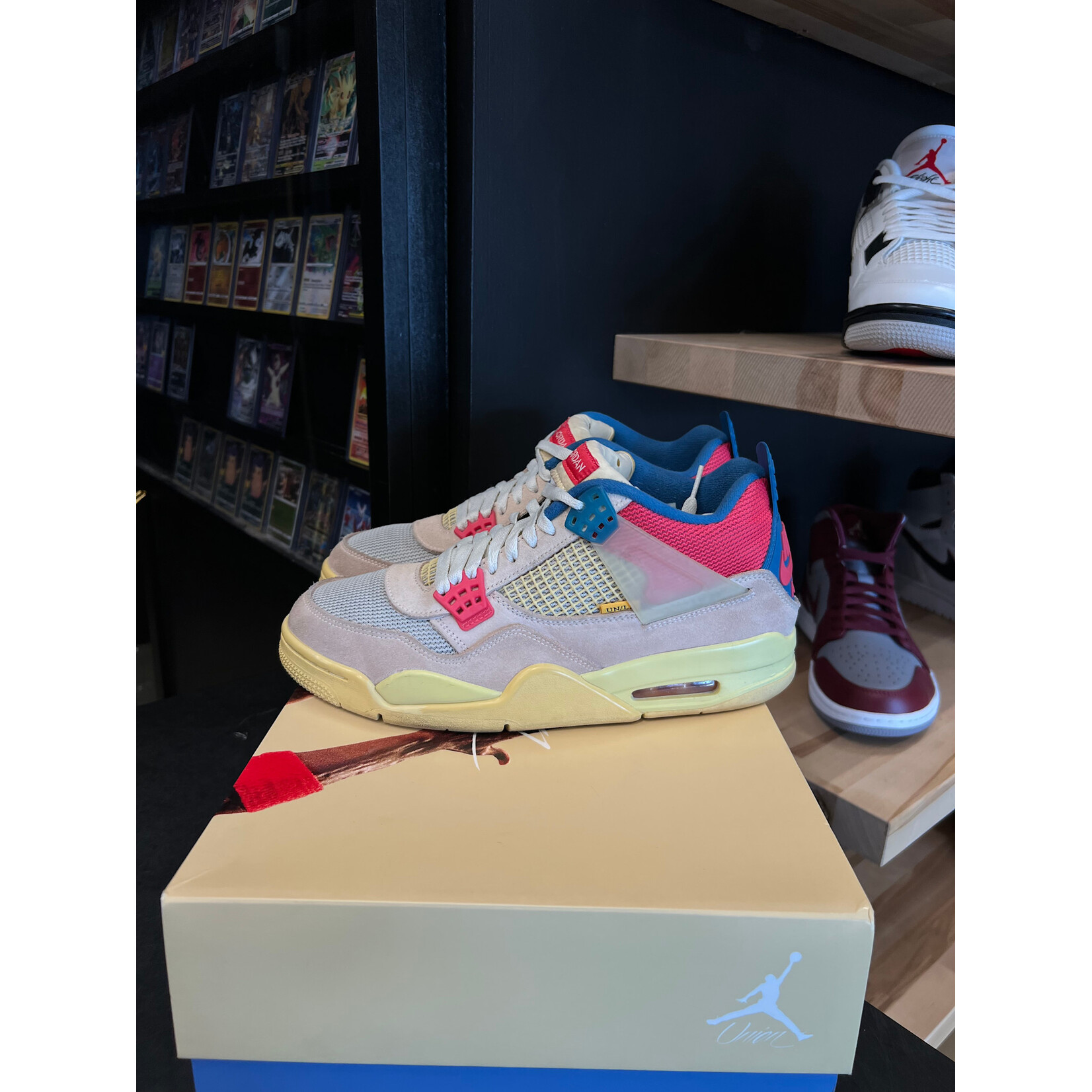 Jordan Jordan 4 Retro Union Guava Ice Size 10, PREOWNED