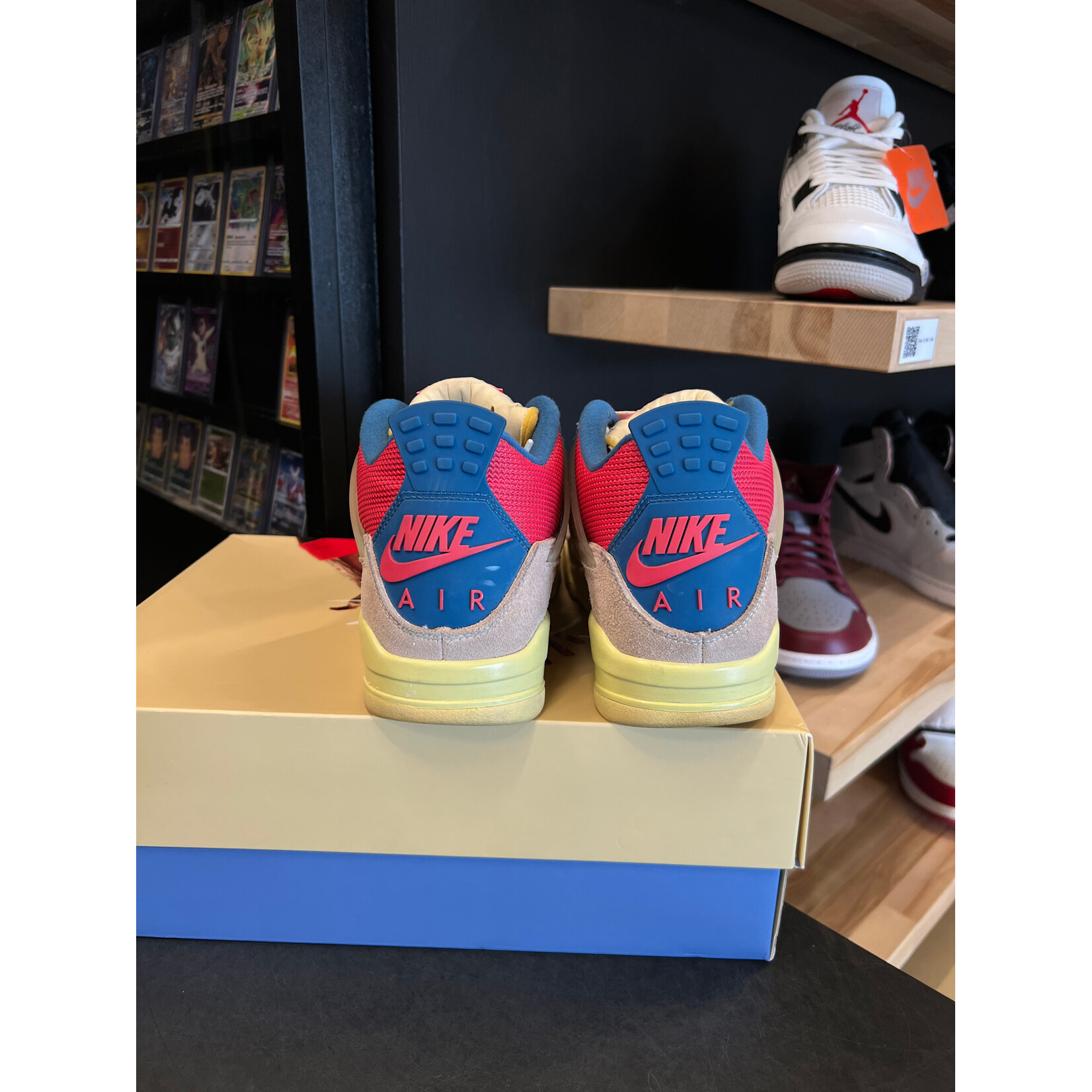 Jordan Jordan 4 Retro Union Guava Ice Size 10, PREOWNED