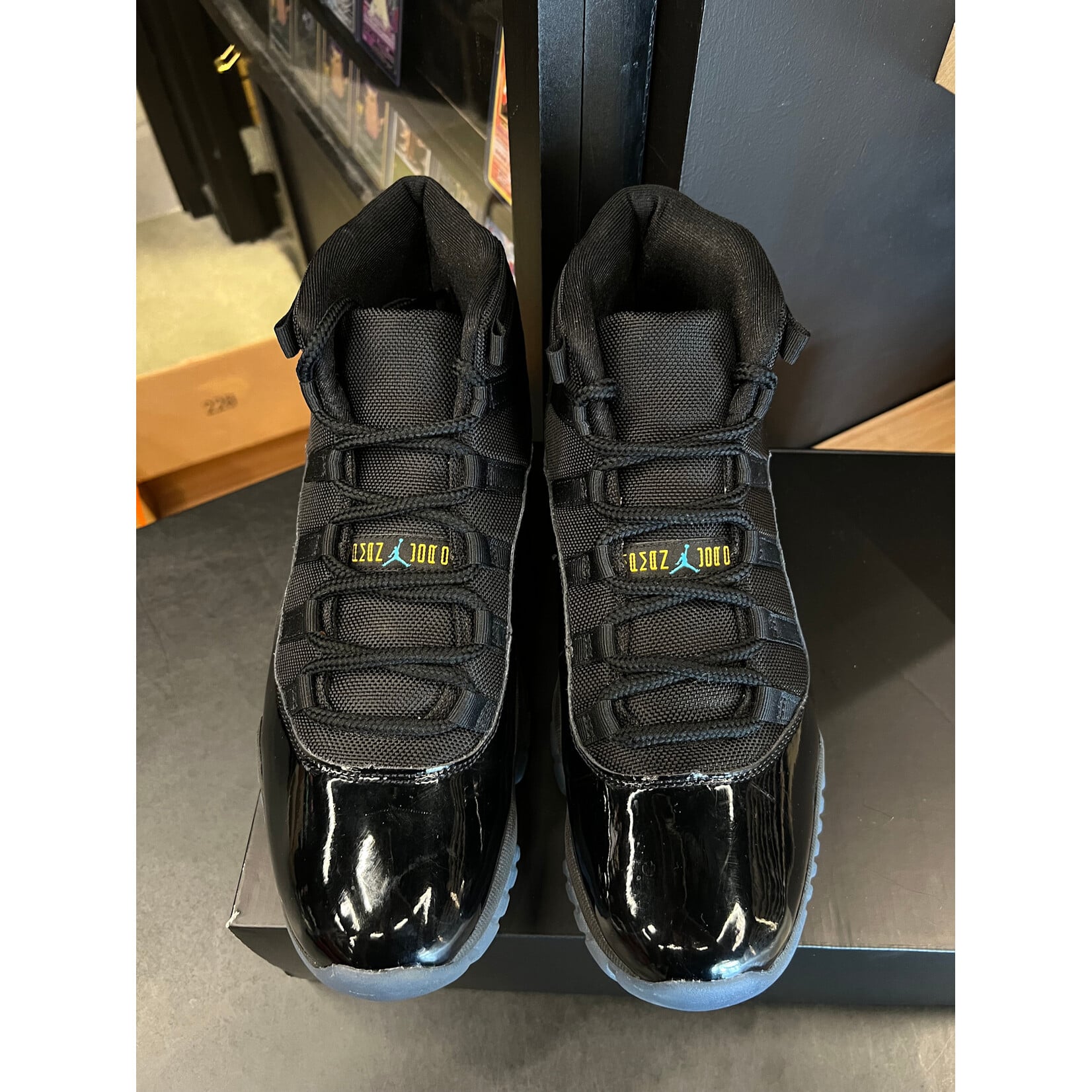 Jordan Jordan 11 Retro Gamma Blue (2025) Size 11, PREOWNED