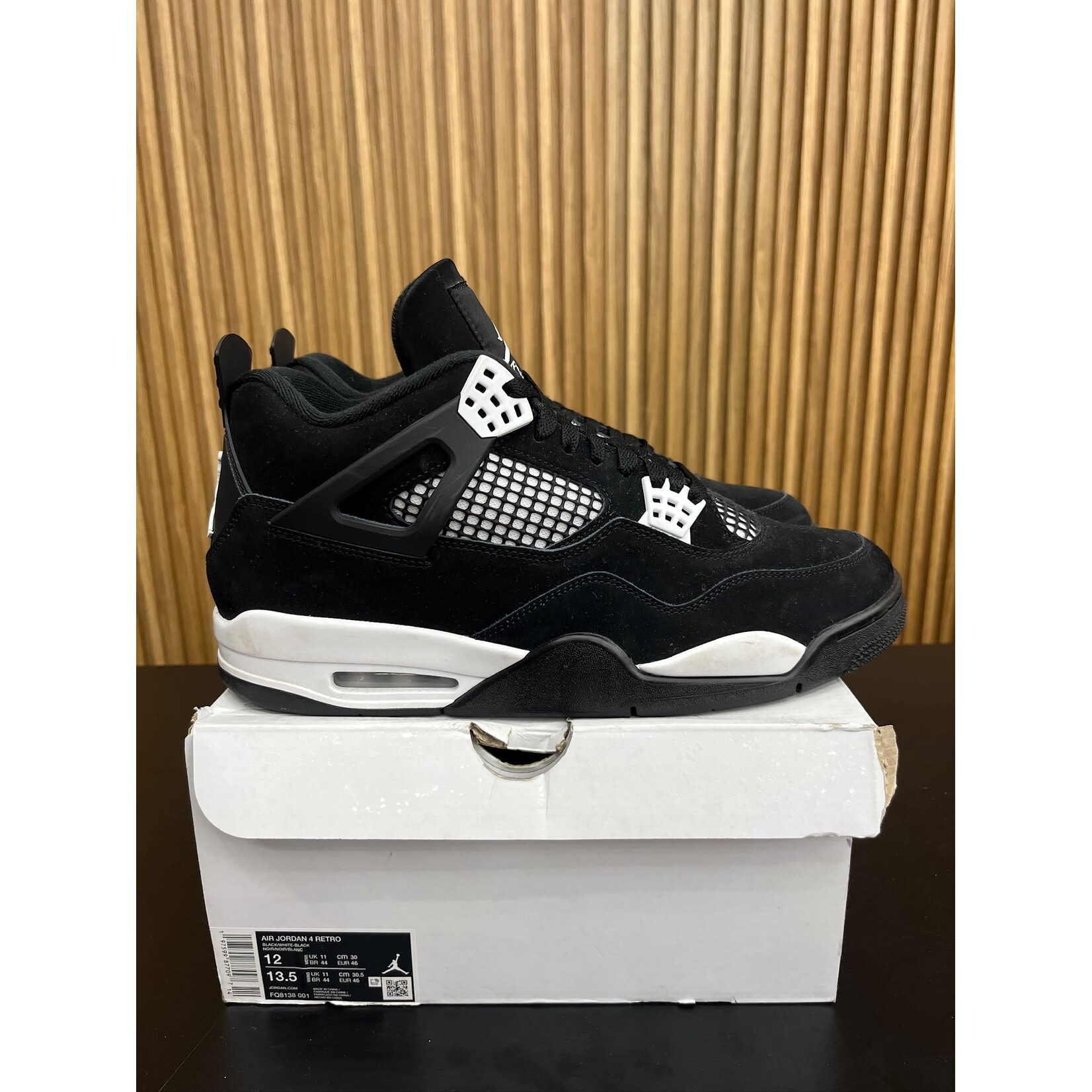 Jordan Jordan 4 Retro White Thunder Size 12, PREOWNED