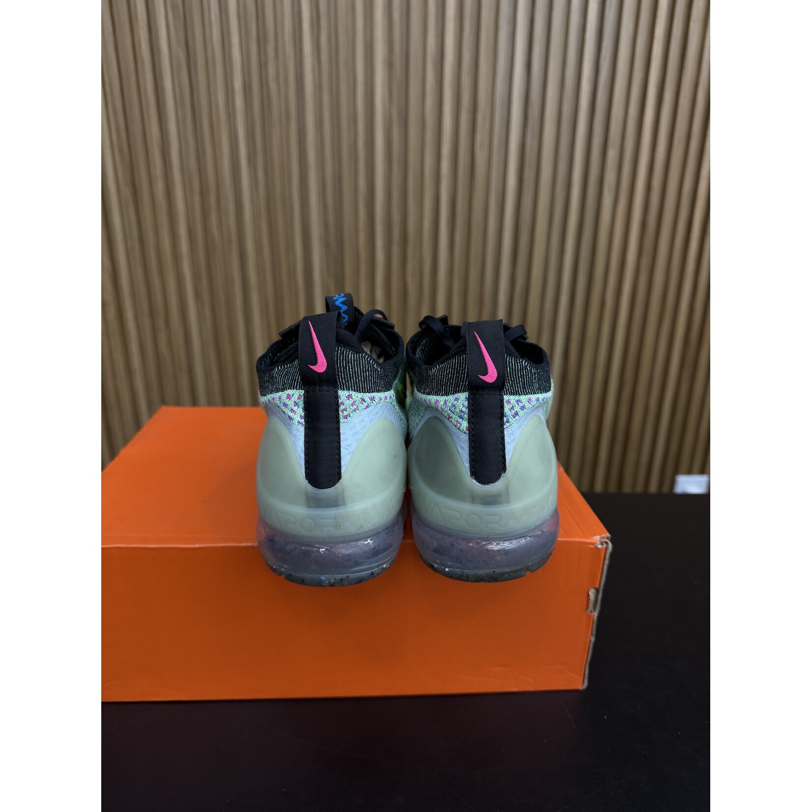Nike Nike Air VaporMax 2021 Flyknit Next Nature Volt Photo Blue Size 11, PREOWNED