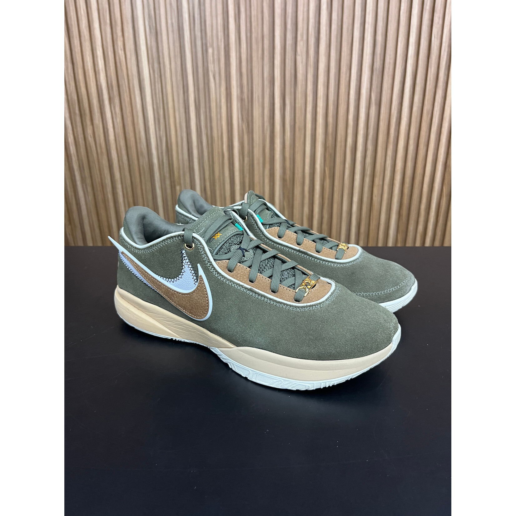 Nike Nike LeBron 20 Olive Green Size 11, PREOWNED NO BOX