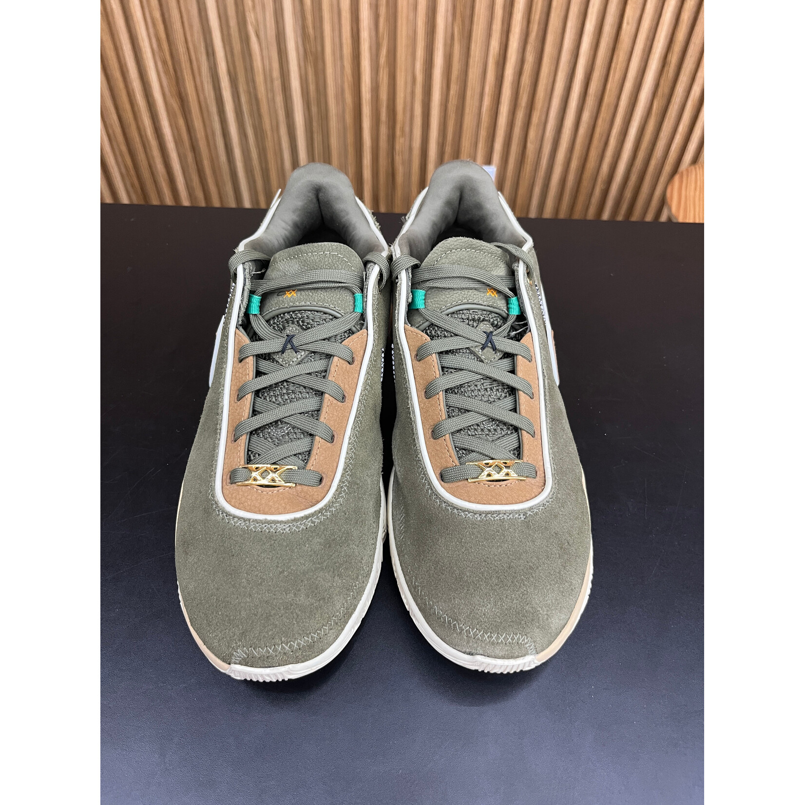Nike Nike LeBron 20 Olive Green Size 11, PREOWNED NO BOX