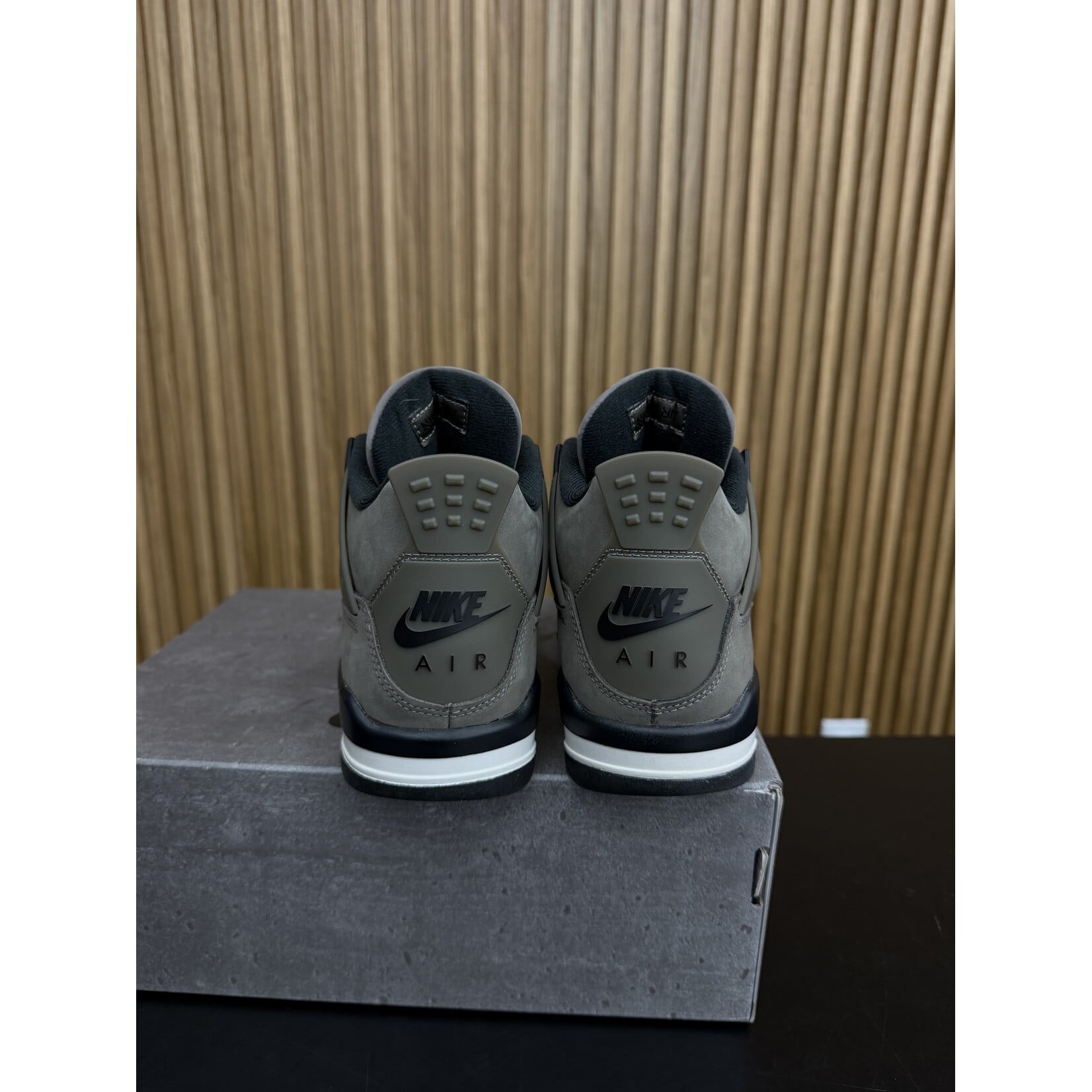 Jordan Jordan 4 Retro OG Cave Stone Size 7, PREOWNED