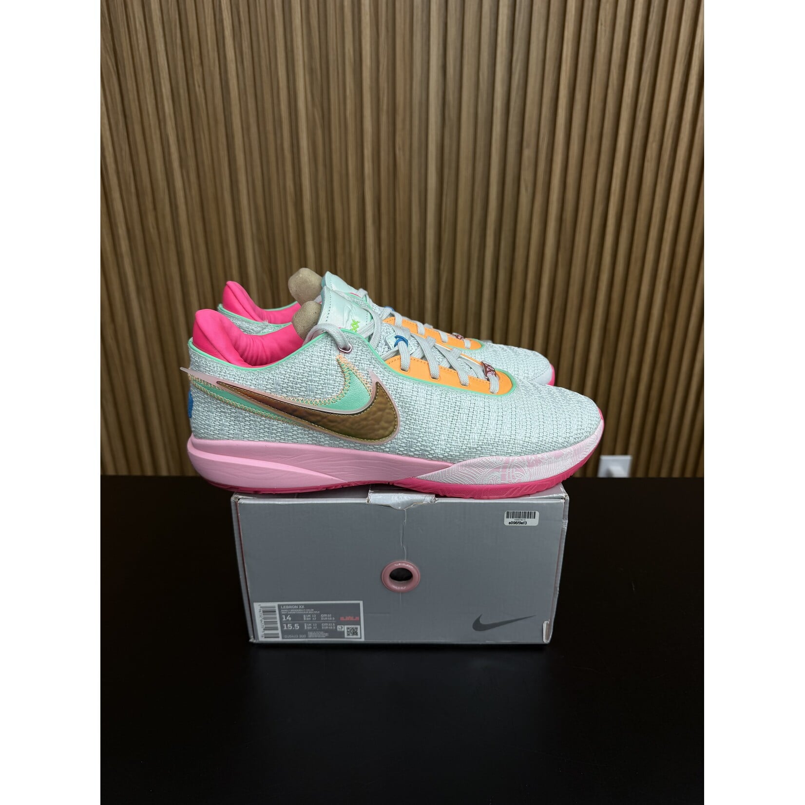 Nike Nike LeBron 20 Time Machine Size 14, PREOWNED