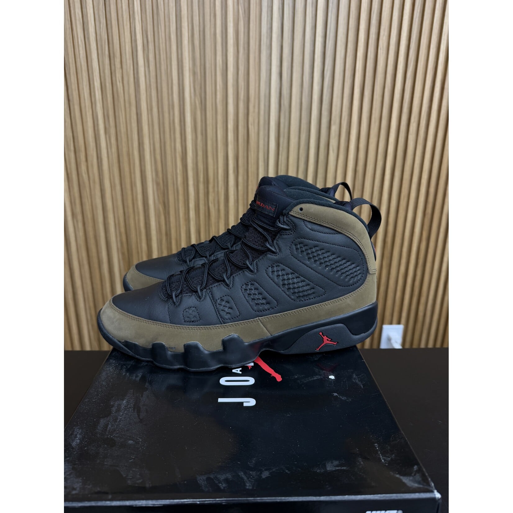 Jordan Jordan 9 Retro Olive (2024) Size 13, PREOWNED