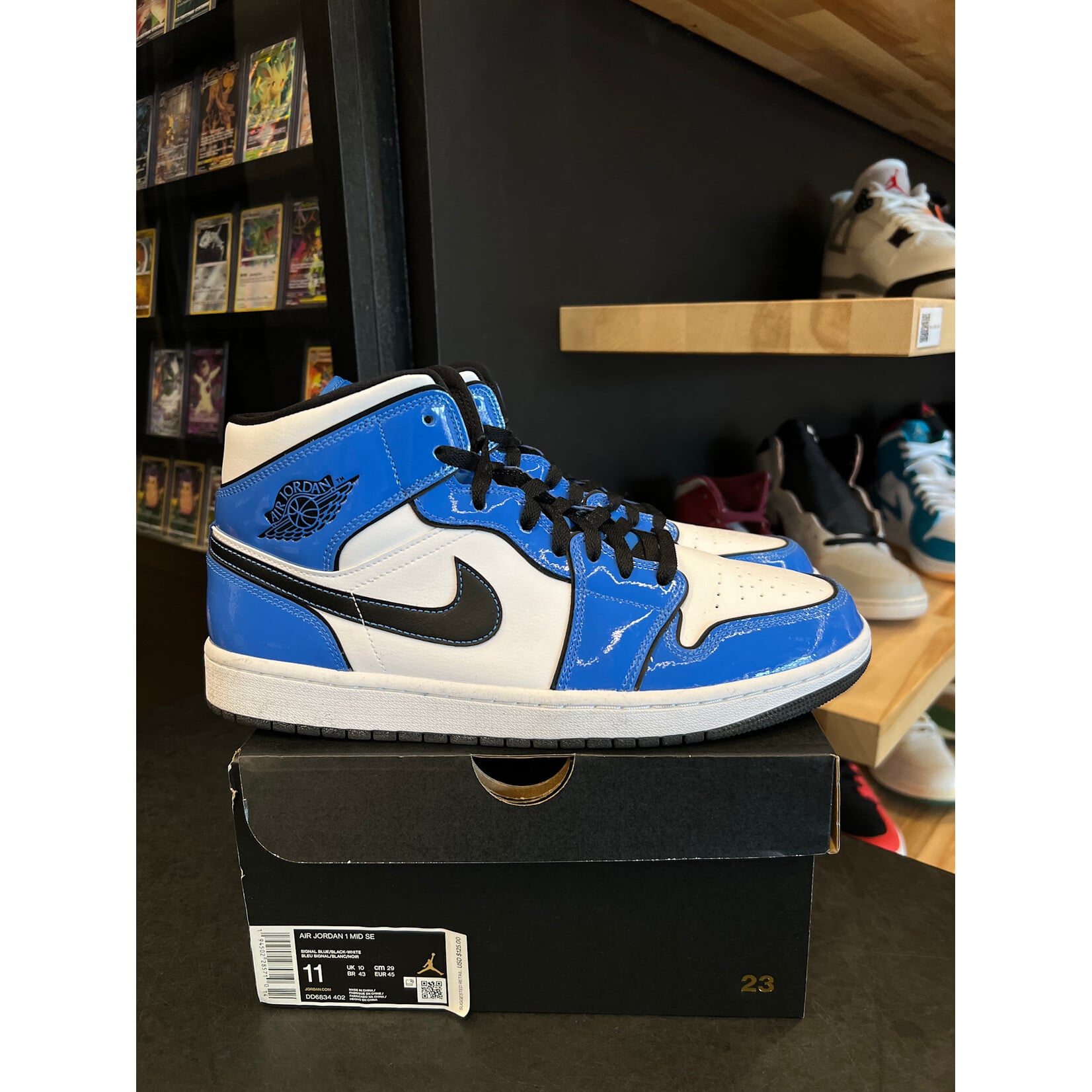 Jordan Jordan 1 Mid Signal Blue Size 11, PREOWNED