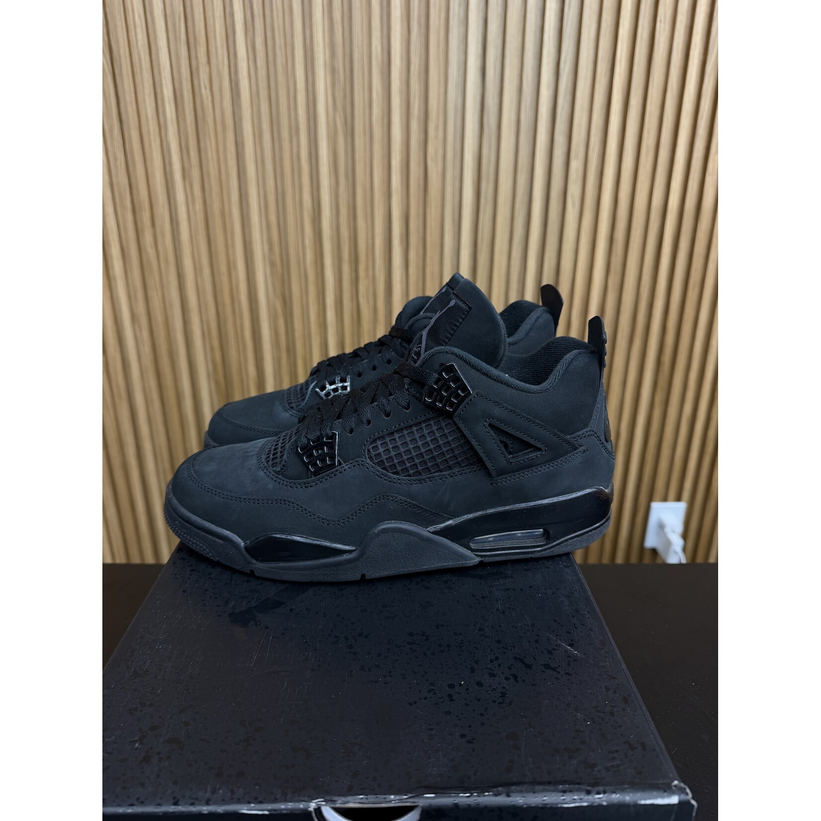 Jordan Jordan 4 Retro Black Cat (2025) Size 10, PREOWNED