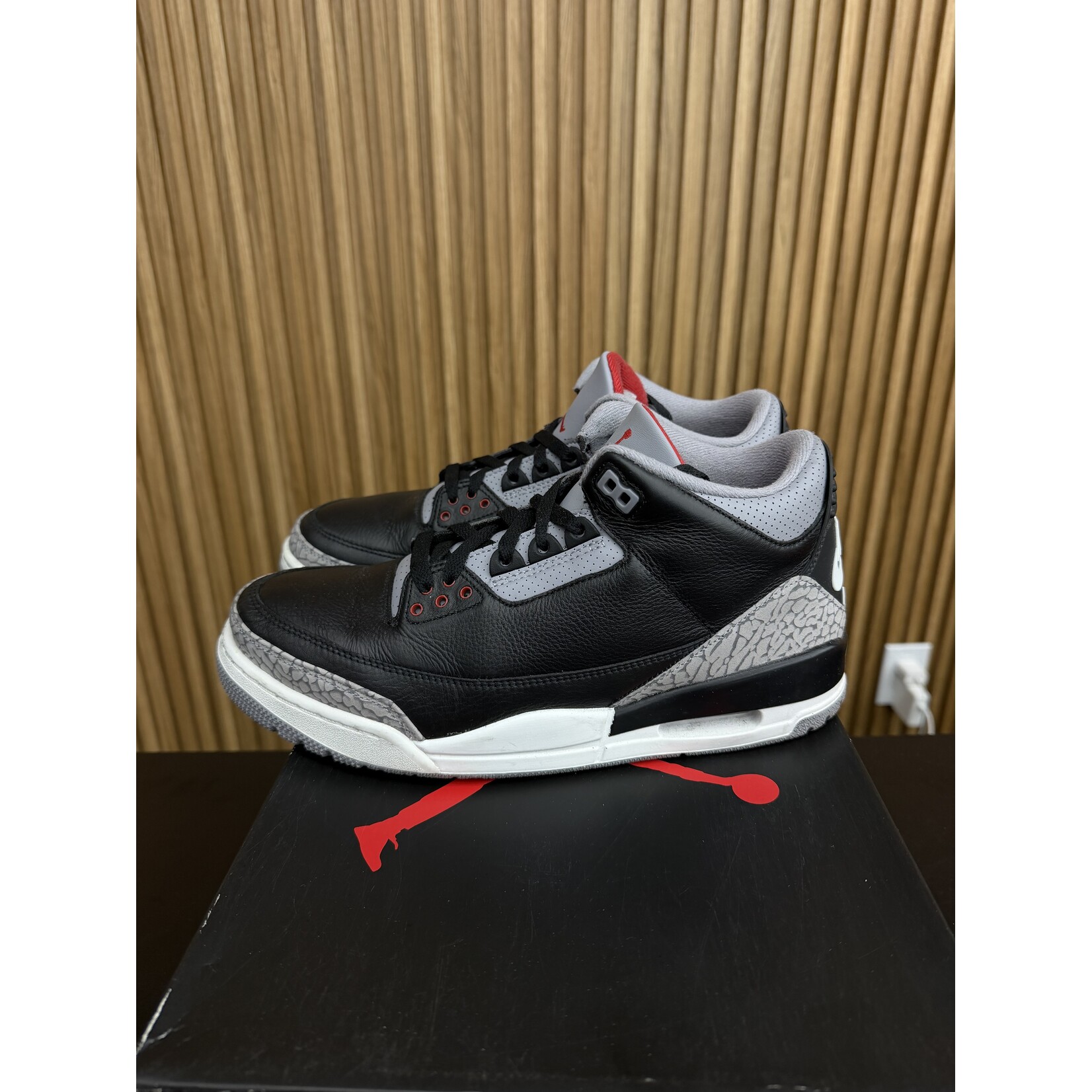 Jordan Jordan 3 Retro OG Black Cement (2024) Size 10, PREOWNED