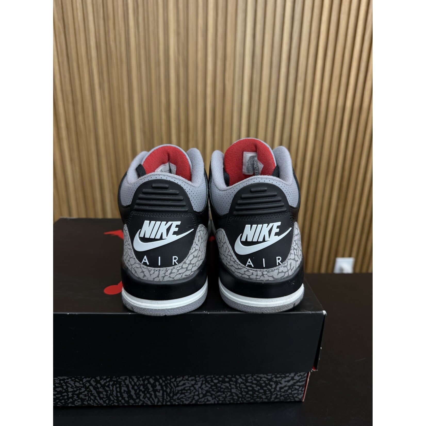 Jordan Jordan 3 Retro OG Black Cement (2024) Size 10, PREOWNED