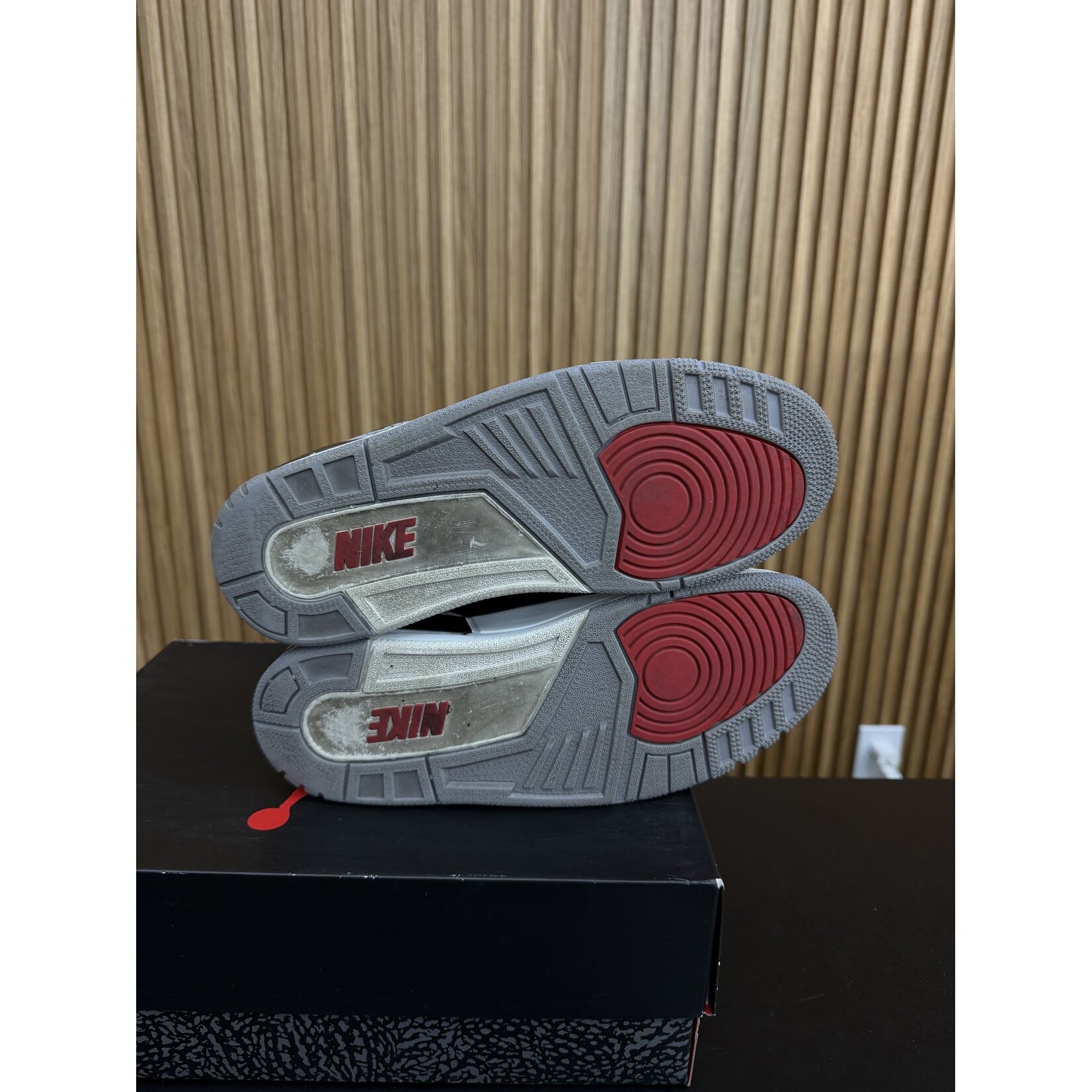 Jordan Jordan 3 Retro OG Black Cement (2024) Size 10, PREOWNED