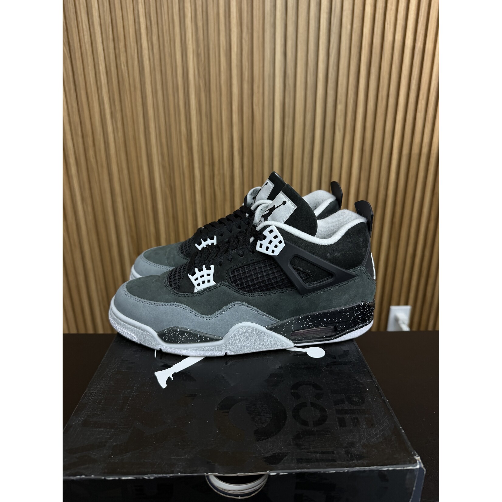 Jordan Jordan 4 Retro Fear (2024) Size 10, PREOWNED