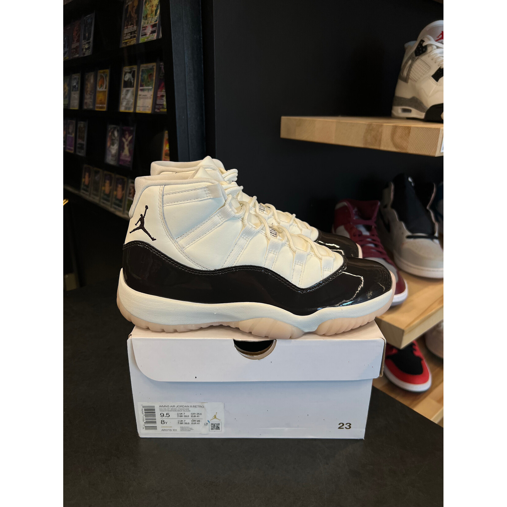 Jordan Jordan 11 Retro Neapolitan (Women's) Size 9.5W, PREOWNED