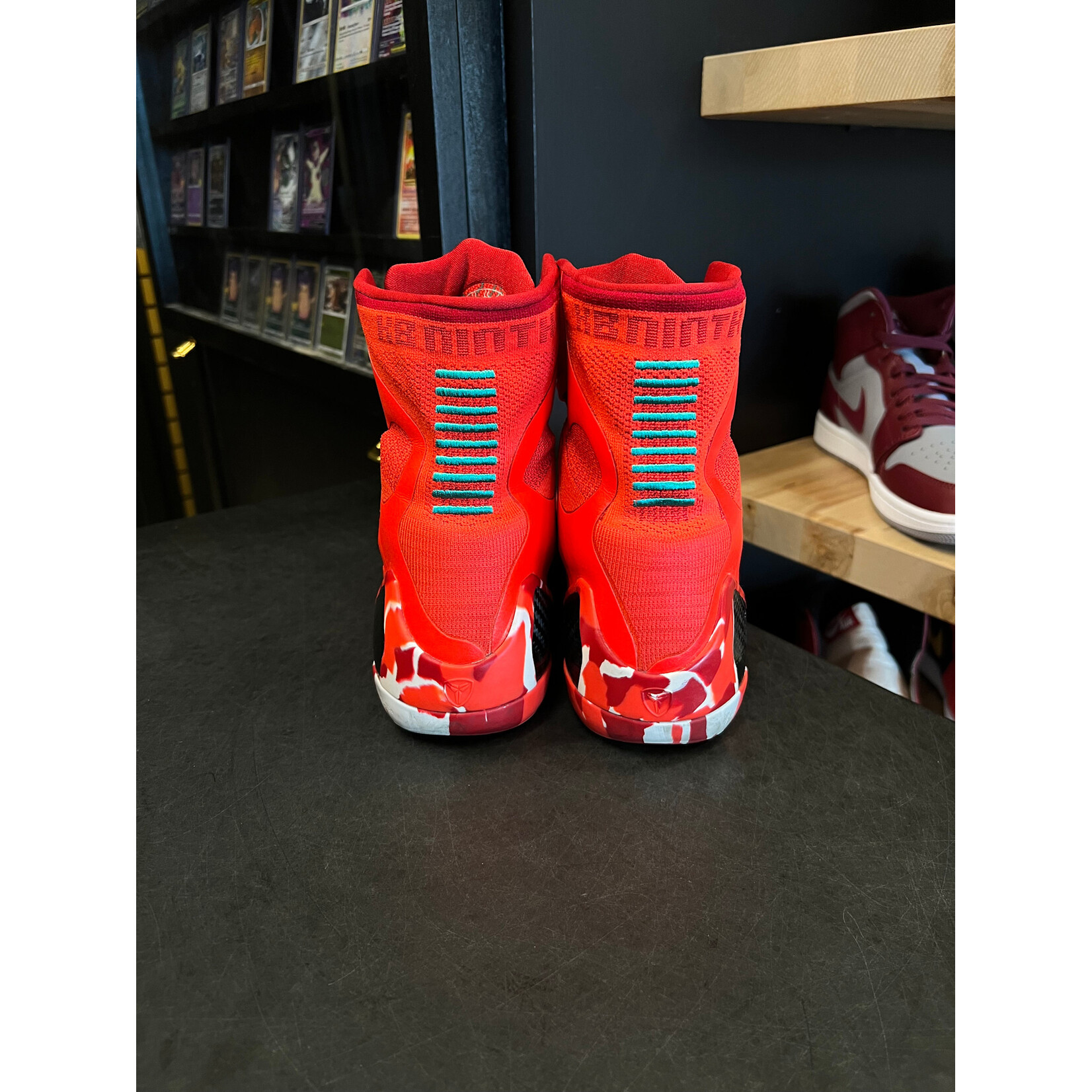 Nike Nike Kobe 9 Elite Christmas (2014) Size 10, PREOWNED NO BOX