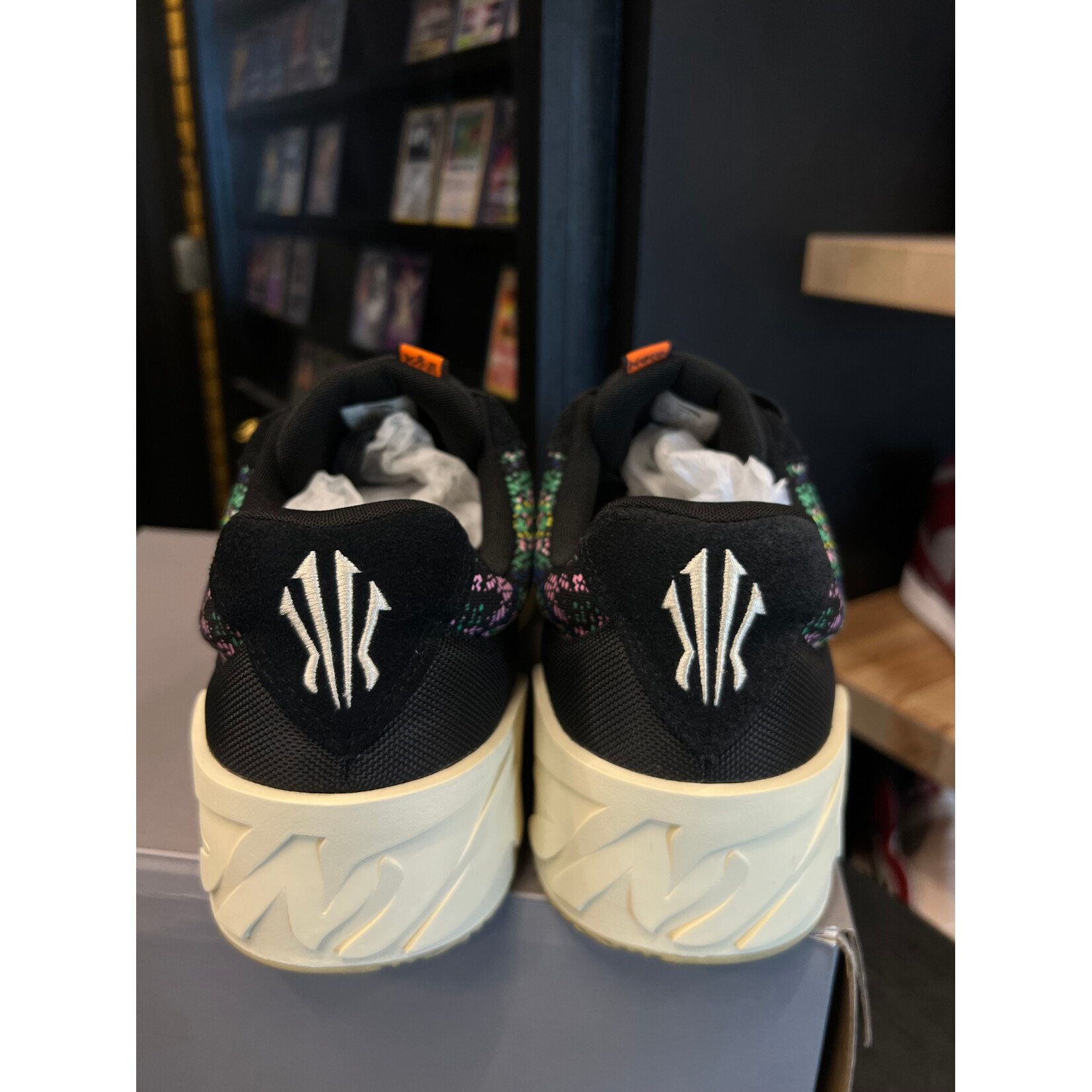 Anta Anta Kai Hélà Totem Size 13, PREOWNED