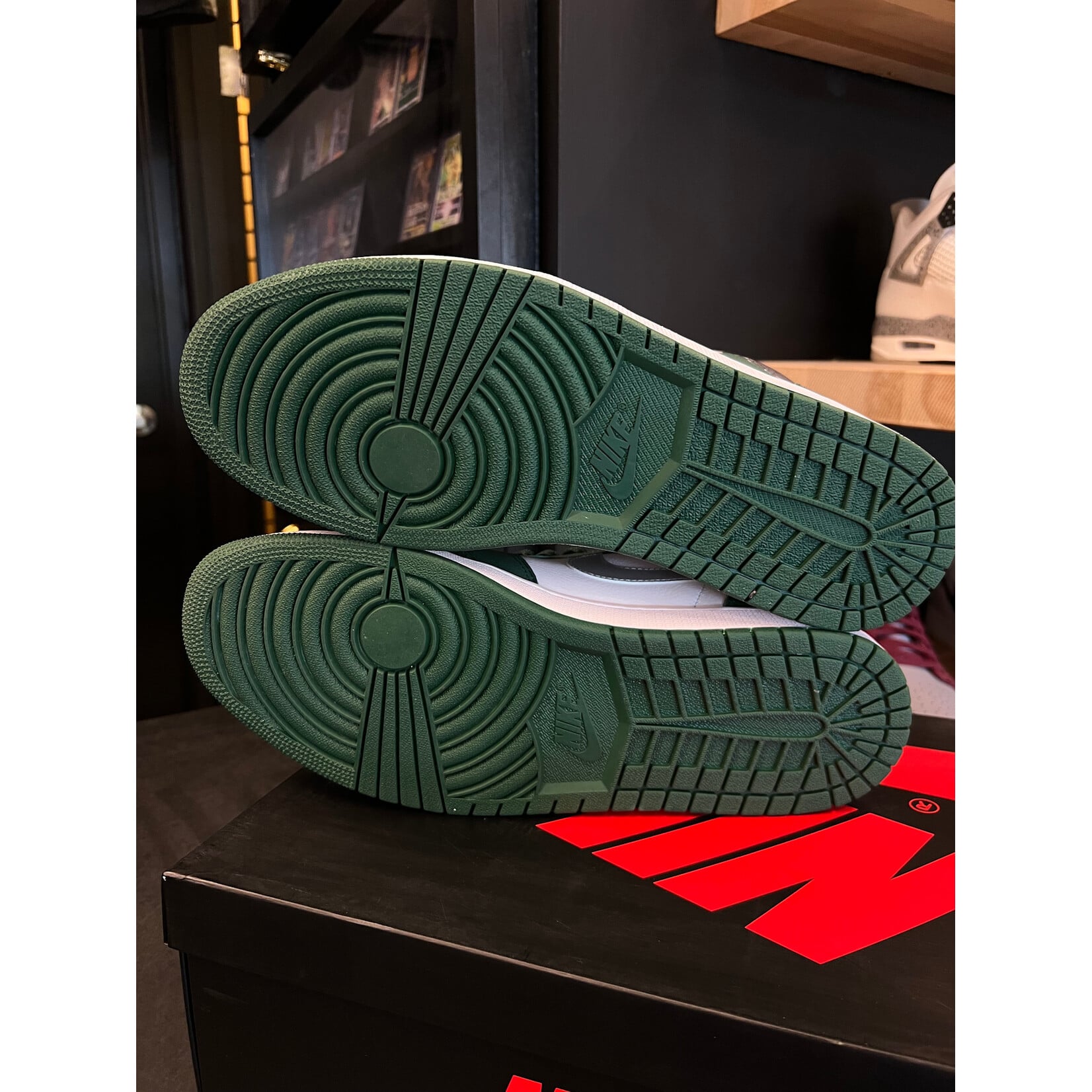 Jordan Jordan 1 Retro High OG Gorge Green Size 13, PREOWNED