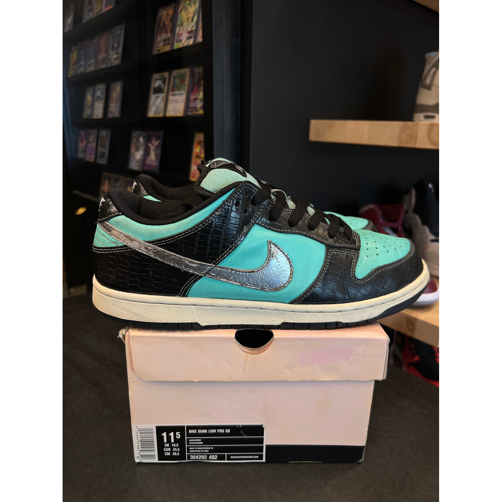 Jordan Nike SB Dunk Low Diamond Supply Co. Size 11.5, PREOWNED