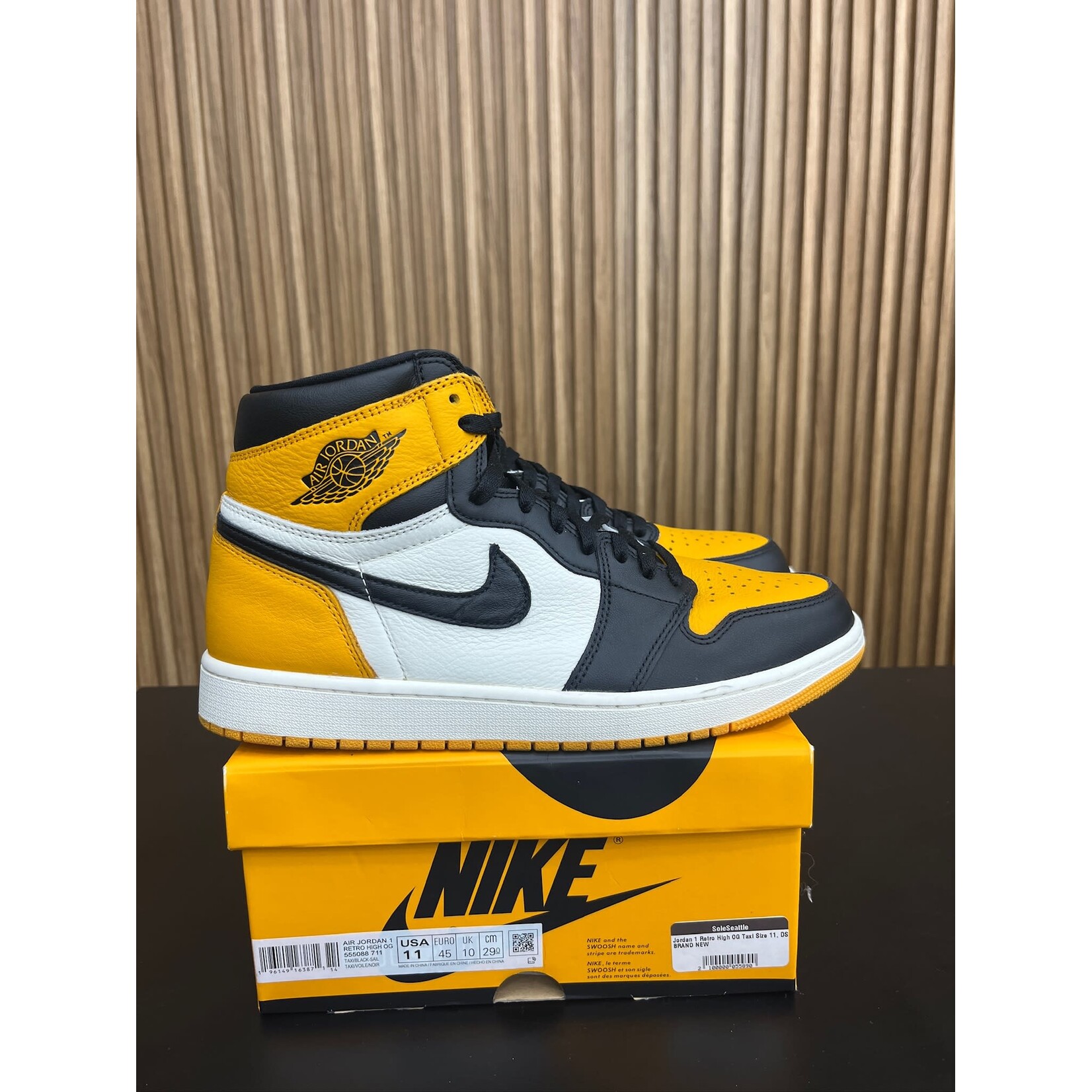 Jordan Jordan 1 Retro High OG Taxi Size 11, PREOWNED