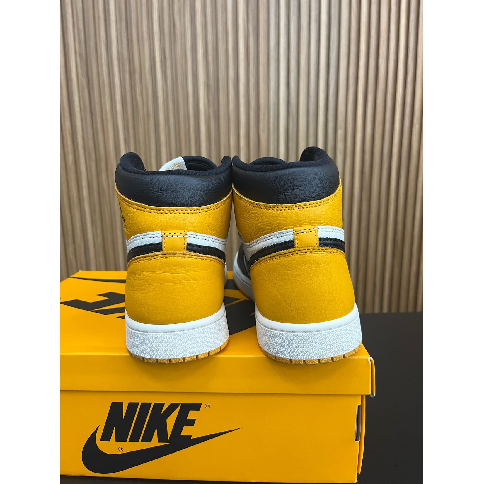 Jordan Jordan 1 Retro High OG Taxi Size 11, PREOWNED