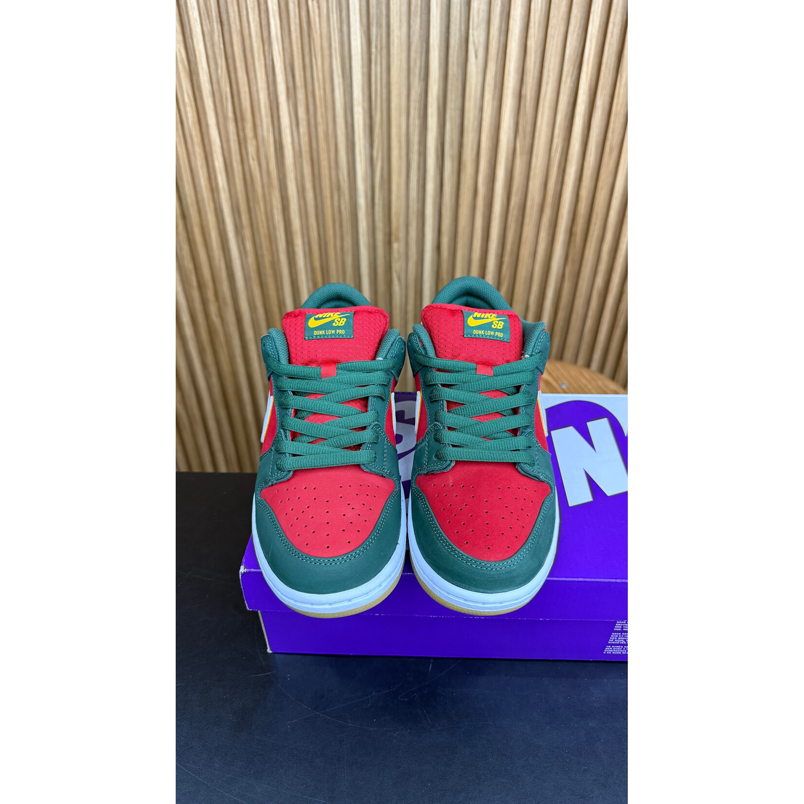 Nike Nike SB Dunk Low Pro PRM Seattle Supersonics Size 9, PREOWNED