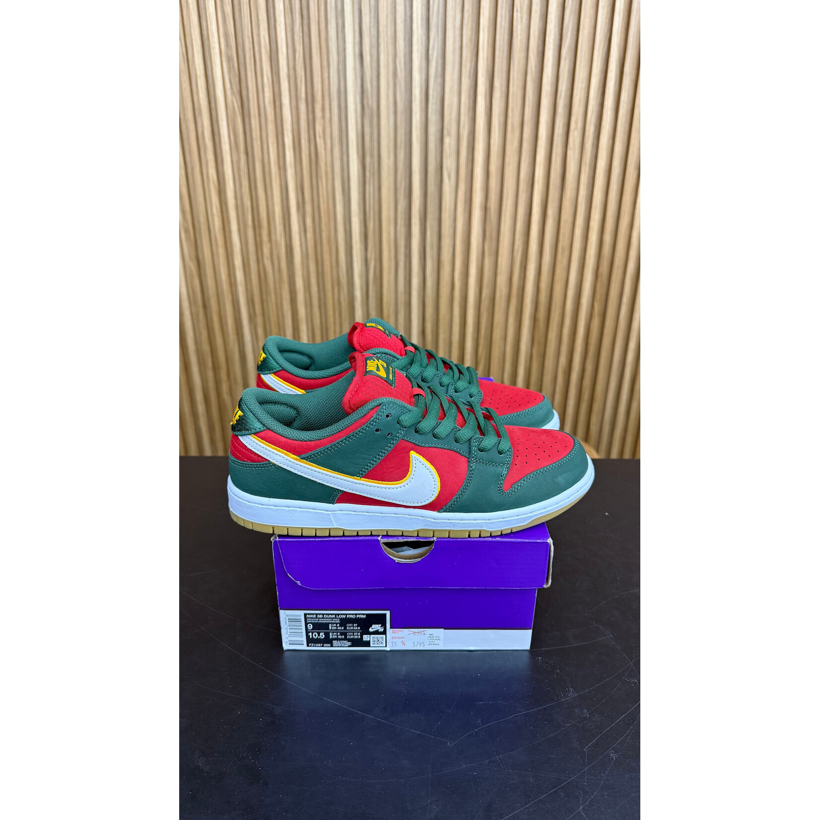 Nike Nike SB Dunk Low Pro PRM Seattle Supersonics Size 9, PREOWNED