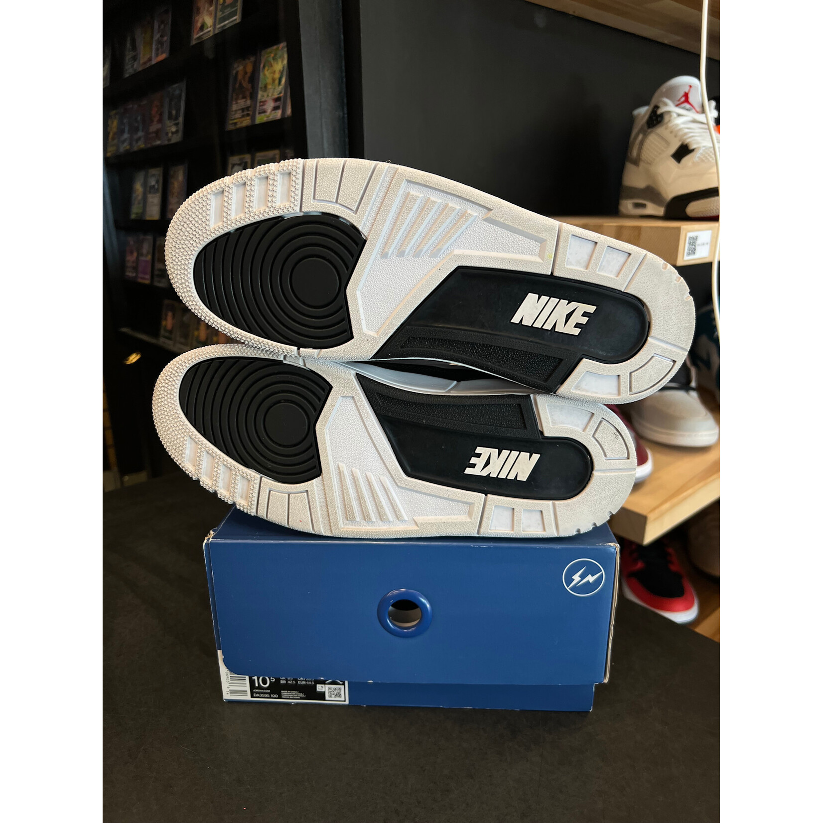 Jordan Jordan 3 Retro Fragment Size 10.5, PREOWNED