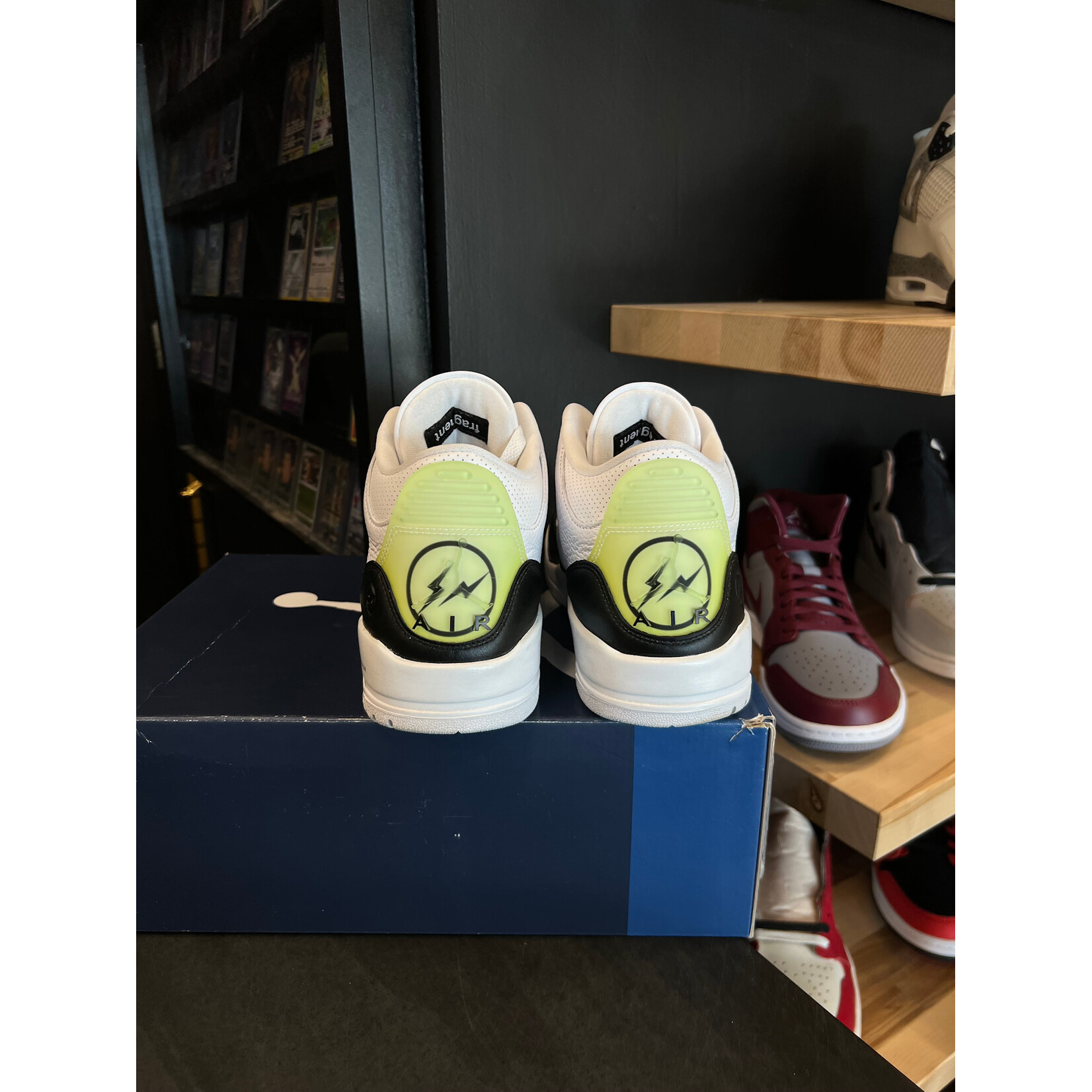 Jordan Jordan 3 Retro Fragment Size 10.5, PREOWNED