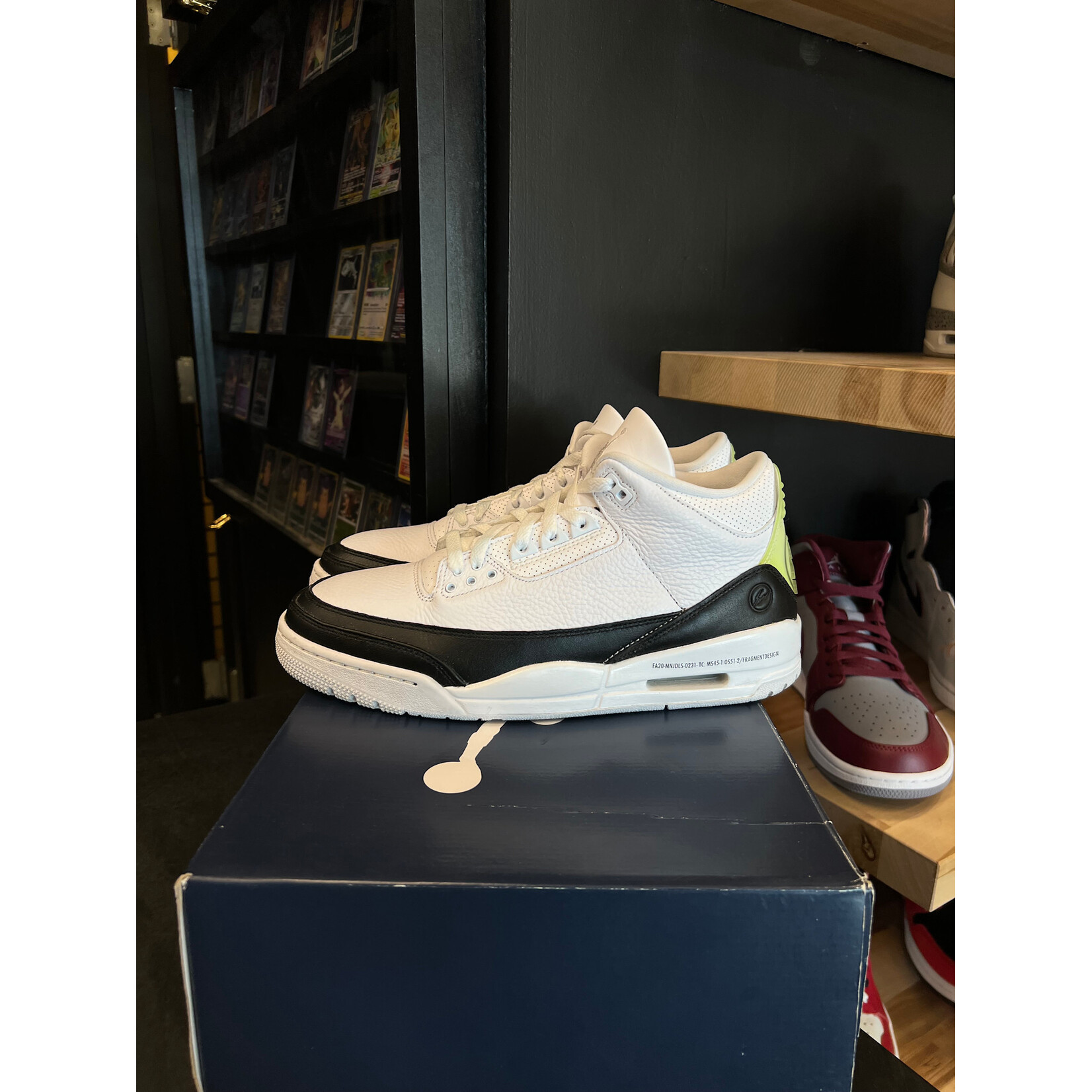 Jordan Jordan 3 Retro Fragment Size 10.5, PREOWNED