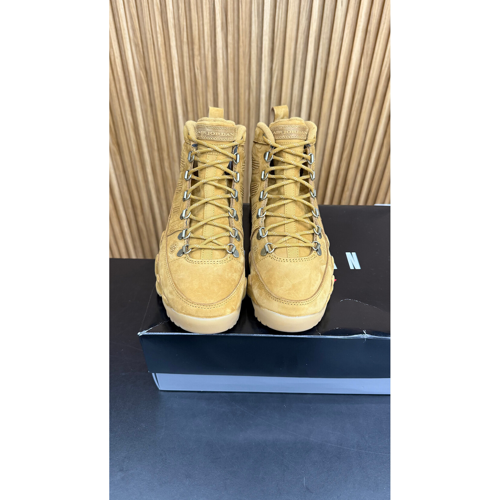 Jordan Jordan 9 Retro Boot Wheat Size 8.5, PREOWNED