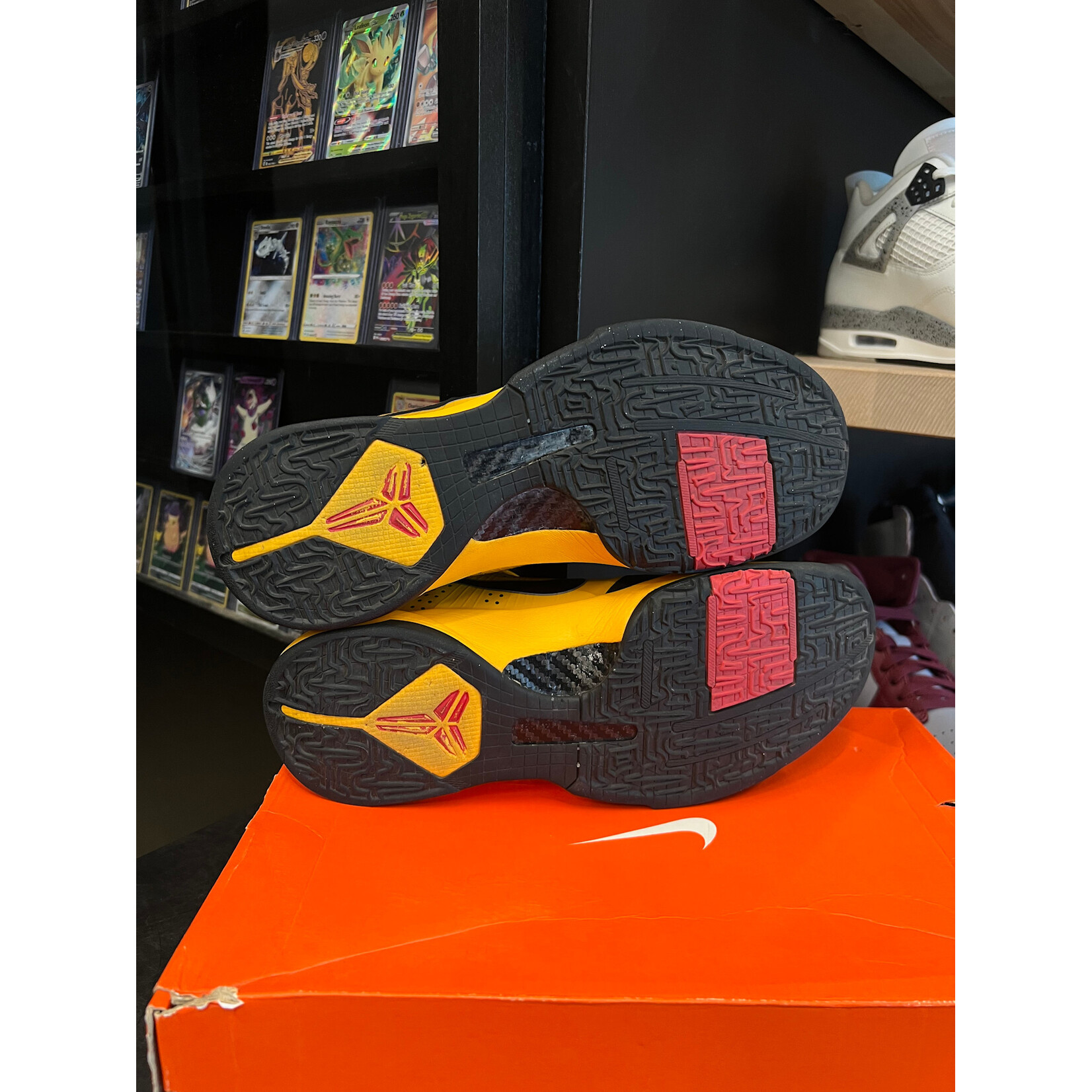 Nike Nike Kobe 5 Bruce Lee Size 9, PREOWNED