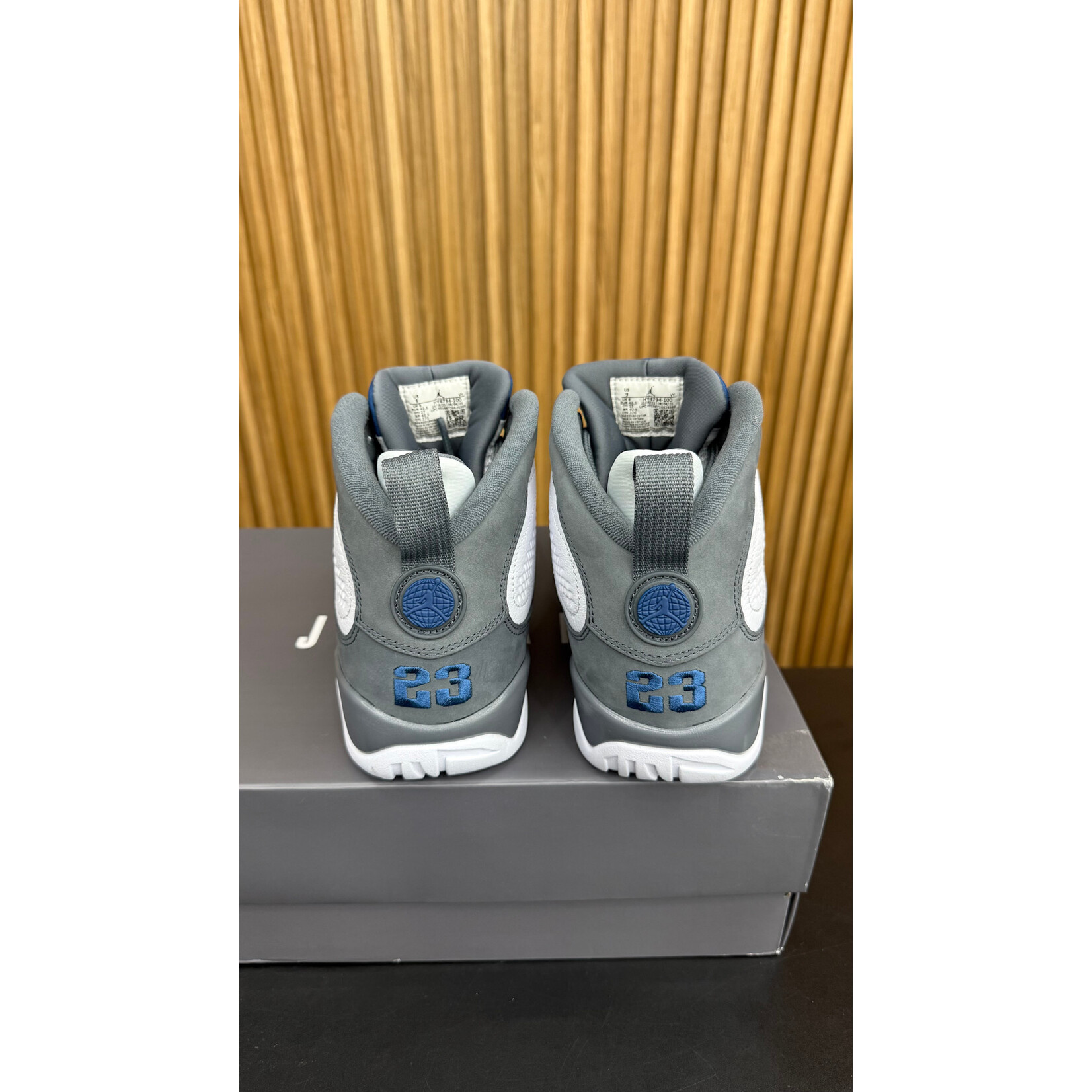 Jordan Jordan 9 Retro Flint Grey French Blue (2026) Size 9, PREOWNED
