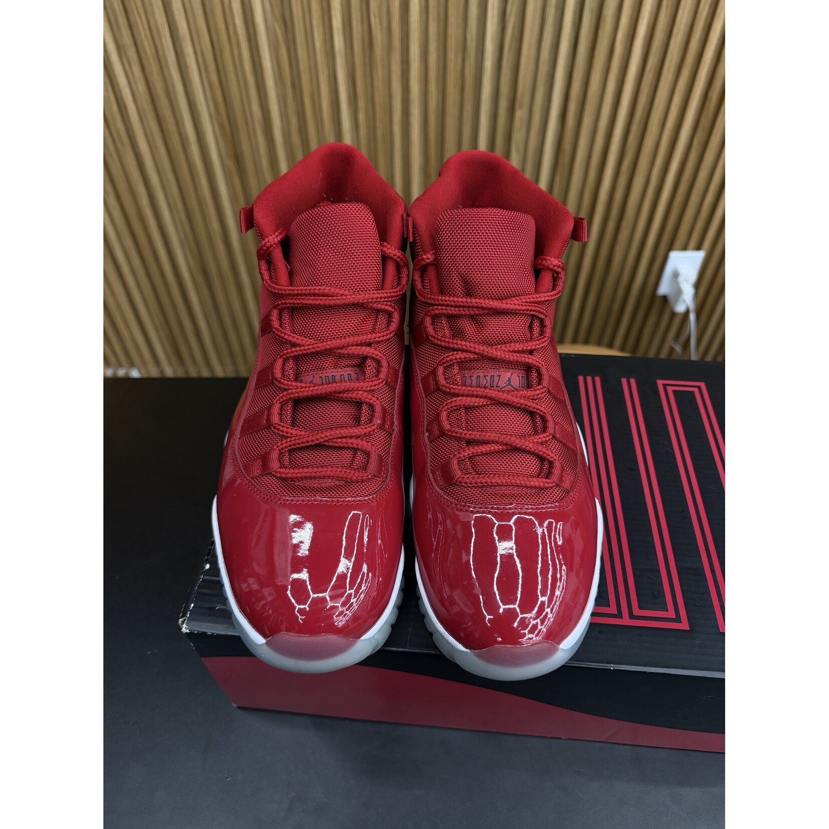 Jordan Jordan 11 Retro Win Like 96 Size 11, PREOWNED