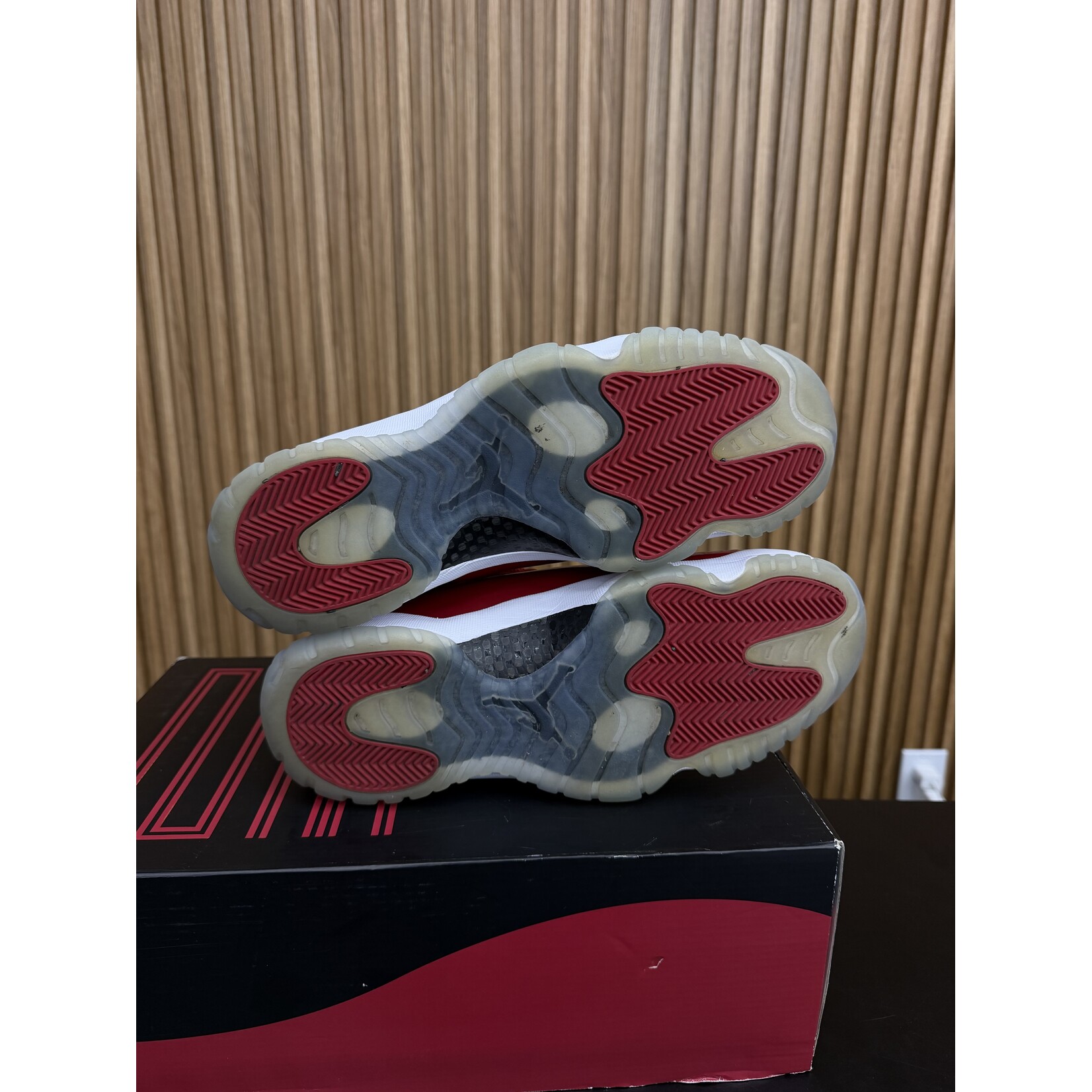 Jordan Jordan 11 Retro Win Like 96 Size 11, PREOWNED