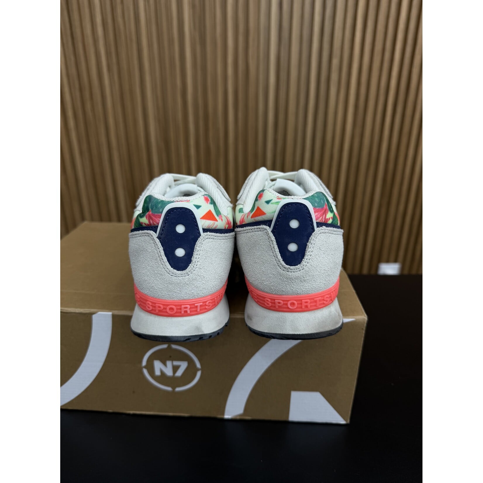 Nike Nike Venture Runner N7 (2020) Size 9, PREOWNED
