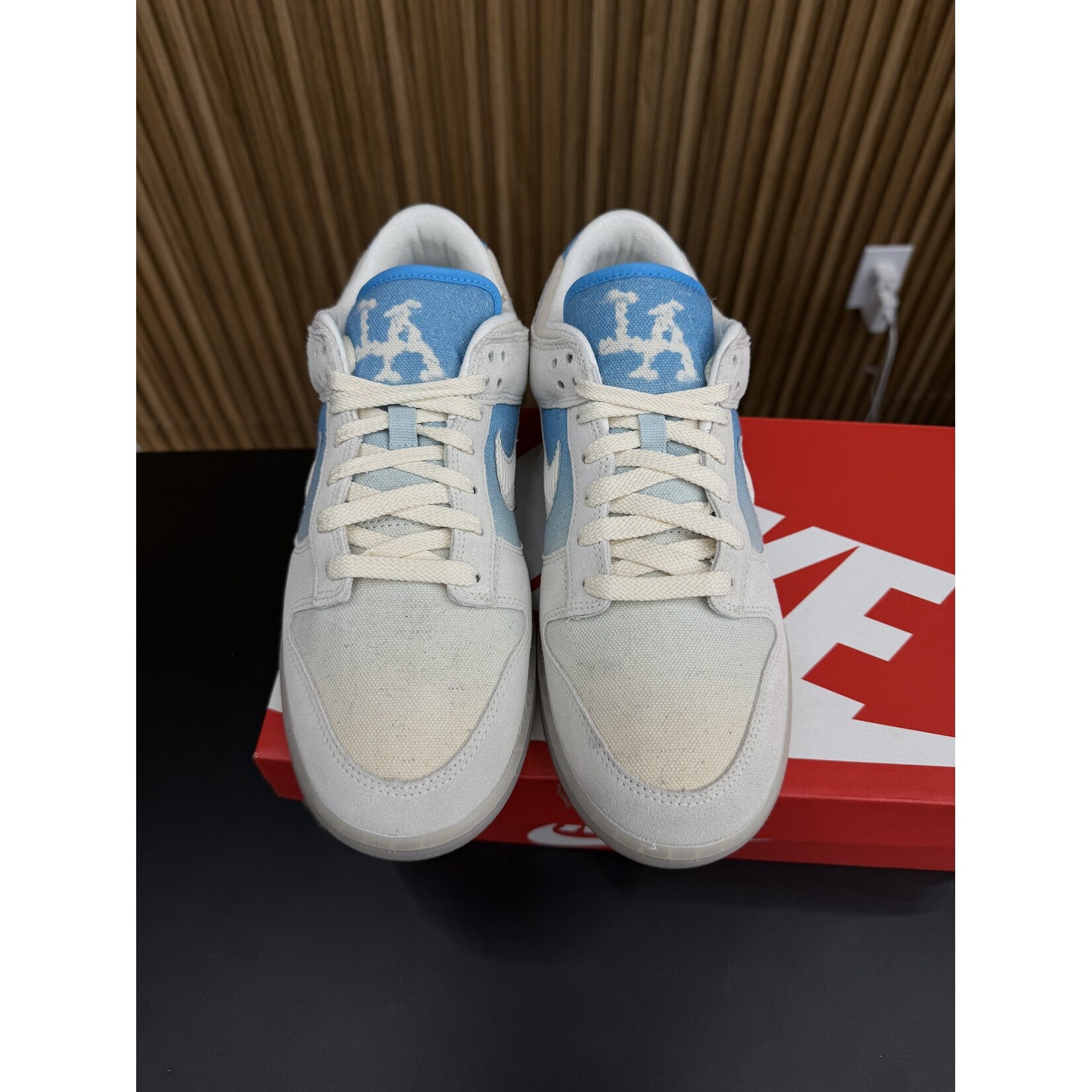 Nike Nike Dunk Low SE LA Size 9, PREOWNED