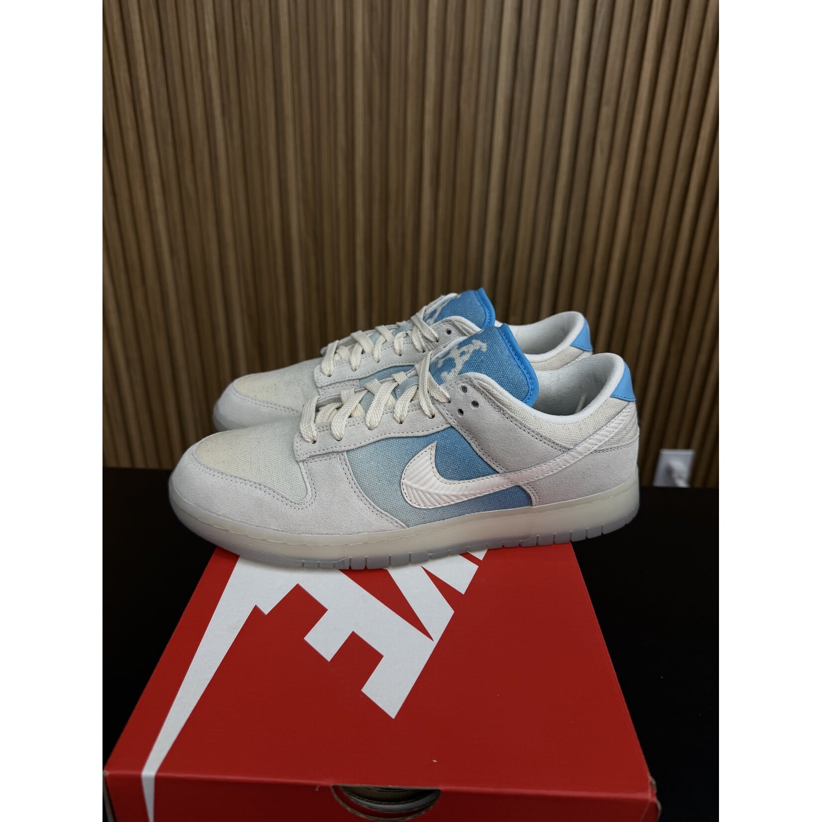 Nike Nike Dunk Low SE LA Size 9, PREOWNED