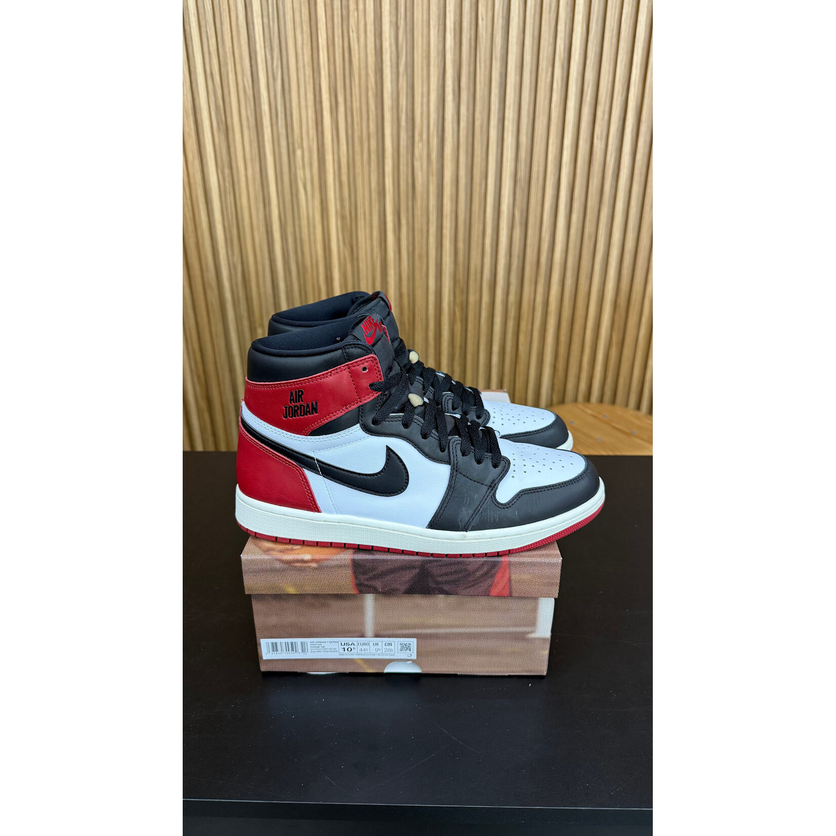 Jordan Jordan 1 Retro High OG Black Toe Reimagined Size 10.5, PREOWNED