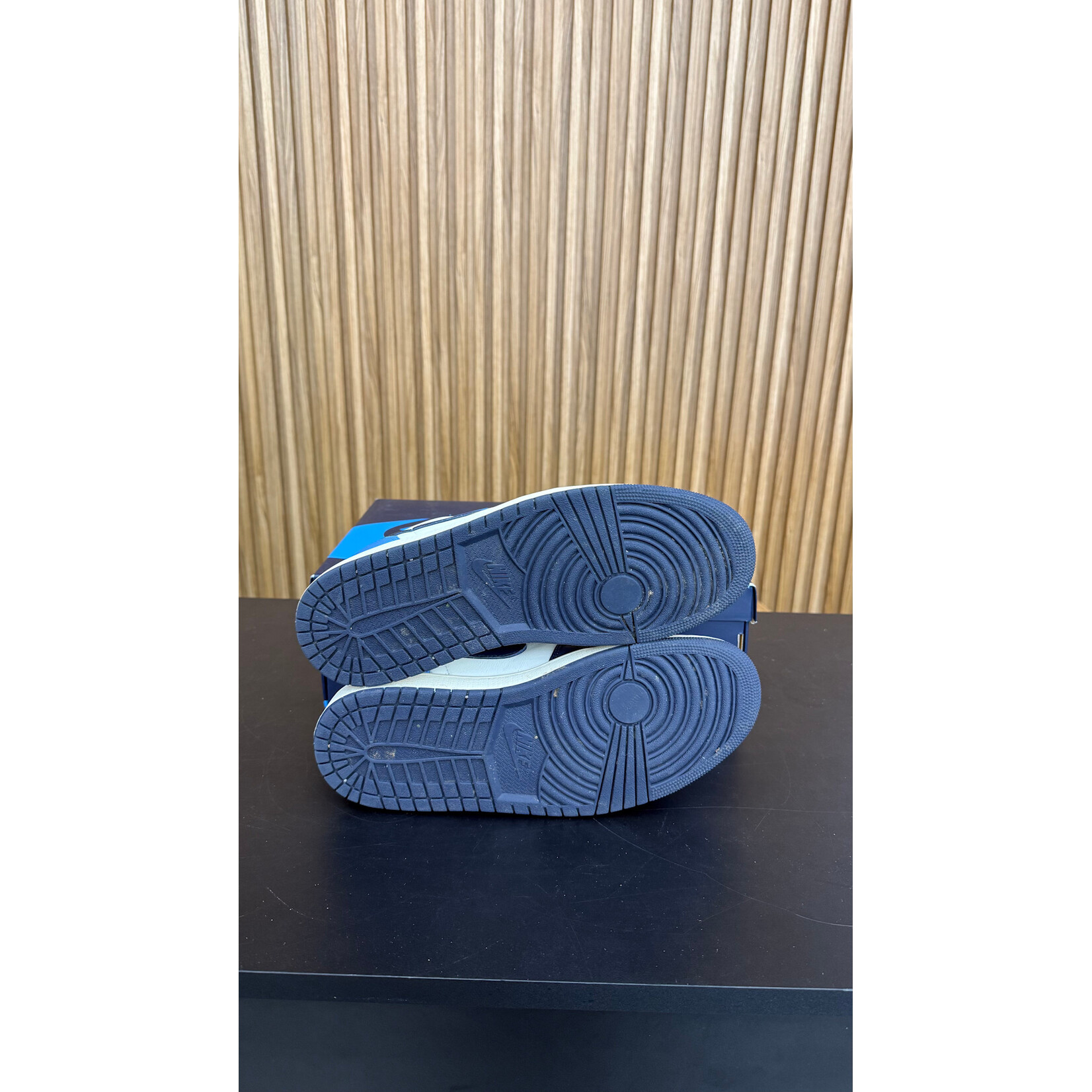 Jordan Jordan 1 Low OG Obsidian UNC Size 10.5, PREOWNED
