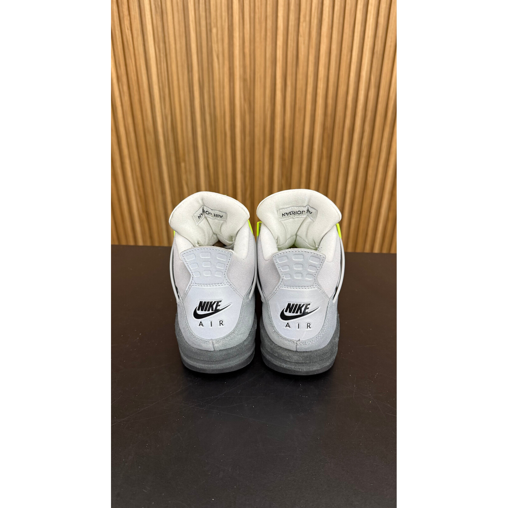 Jordan Jordan 4 Retro SE 95 Neon Size 9.5, PREOWNED NO LID