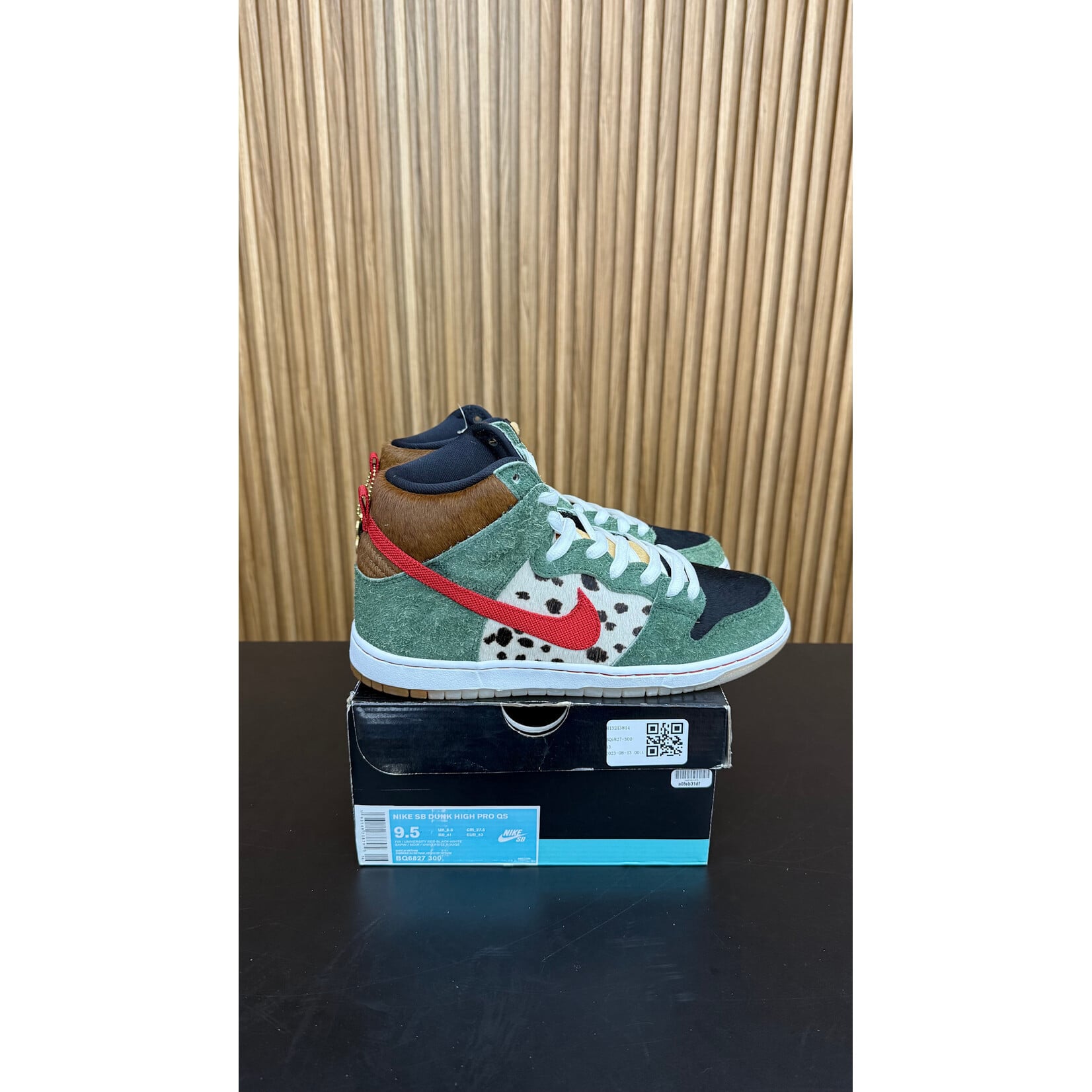 Nike Nike SB Dunk High Dog Walker Size 9.5, PREOWNED TRIED ON