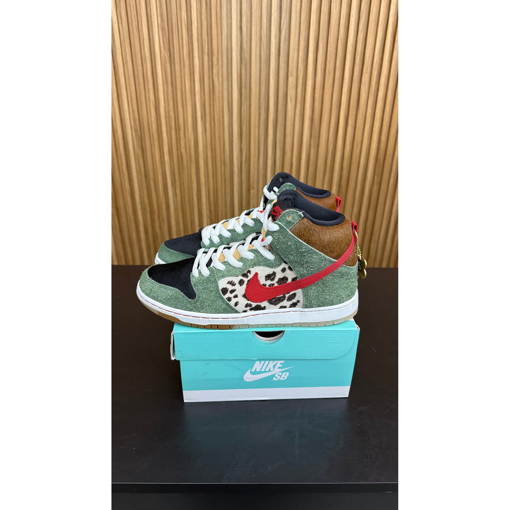 Nike Nike SB Dunk High Dog Walker Size 9.5, PREOWNED TRIED ON