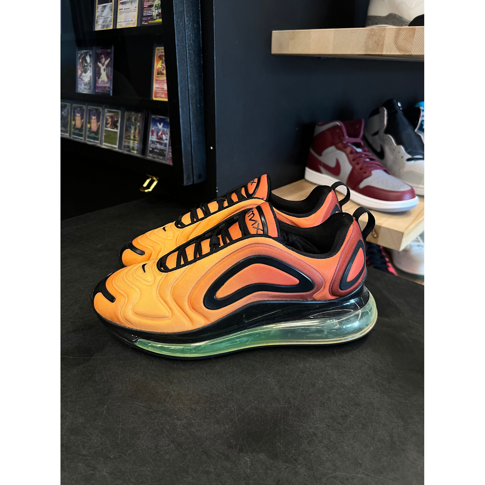 Nike Nike Air Max 720 Sunrise Size 8, PREOWNED