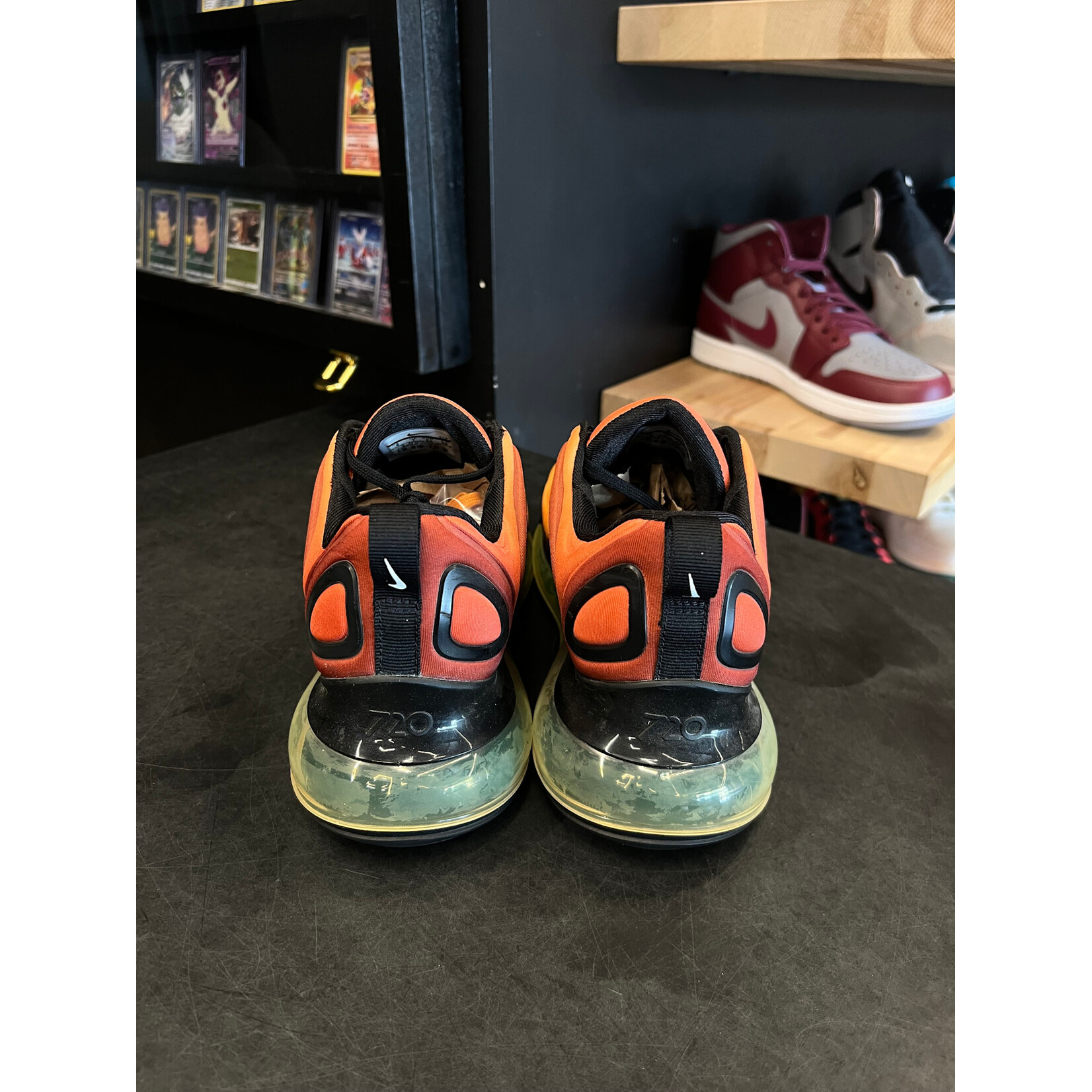 Nike Nike Air Max 720 Sunrise Size 8, PREOWNED