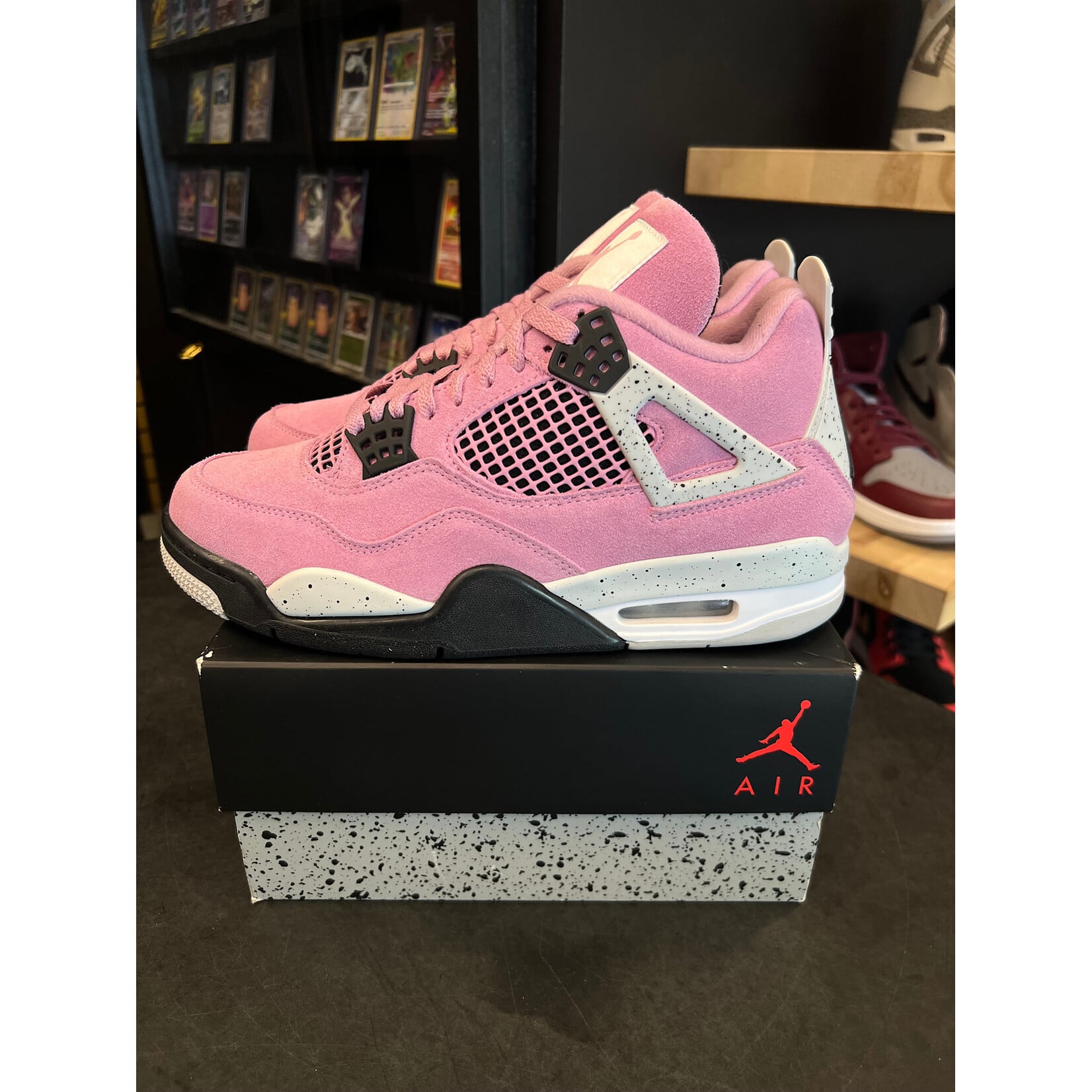 Jordan Jordan 4 Retro Orchid (Women's) Size 10.5W, PREOWNED