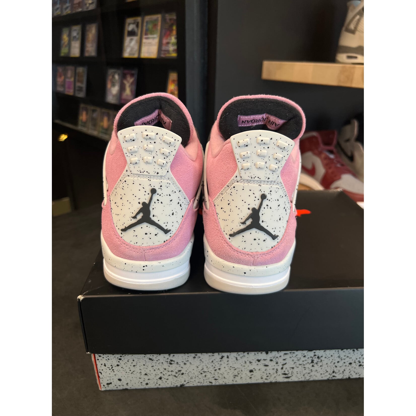 Jordan Jordan 4 Retro Orchid (Women's) Size 10.5W, PREOWNED