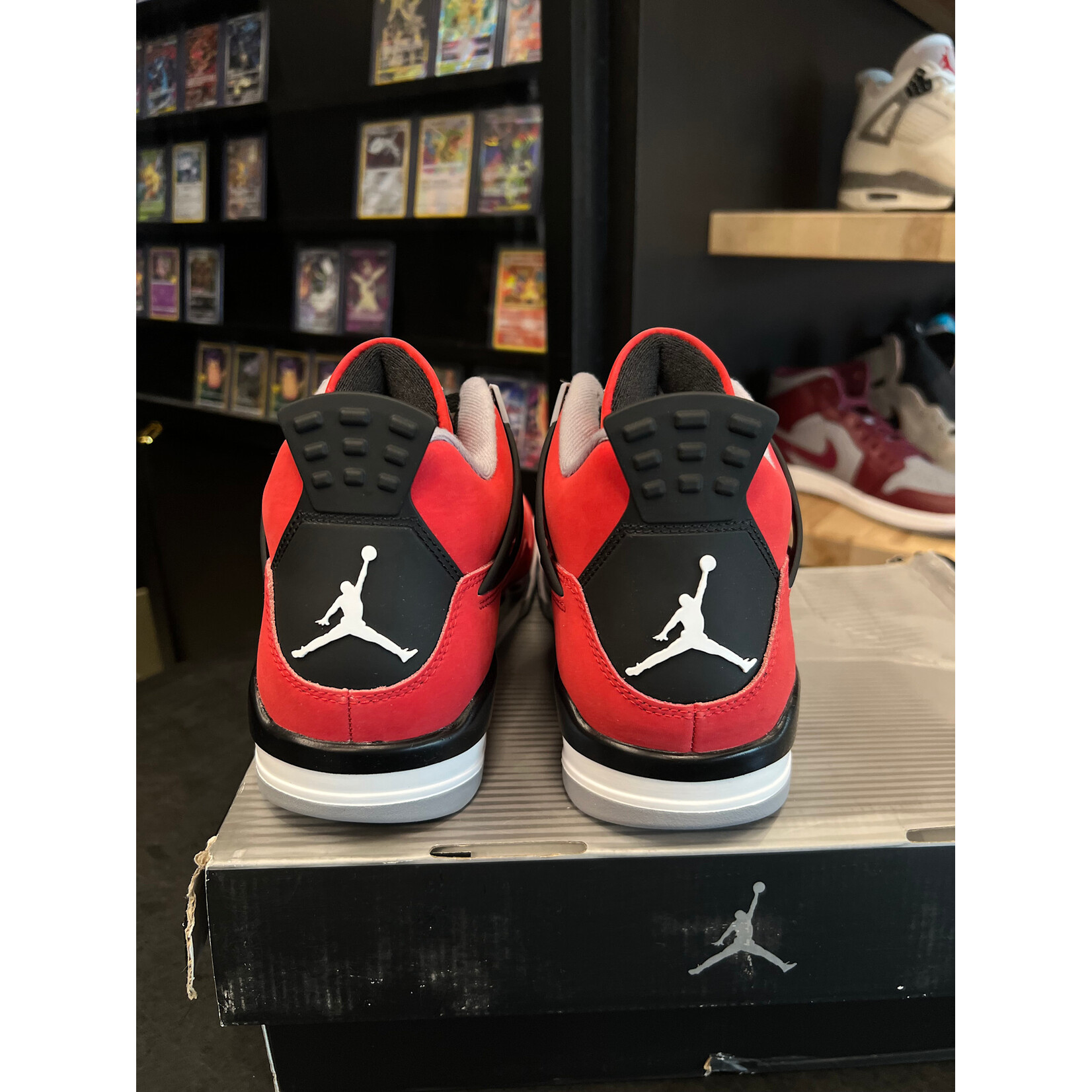 Jordan Jordan 4 Retro Toro Bravo (2026) Size 9, PREOWNED