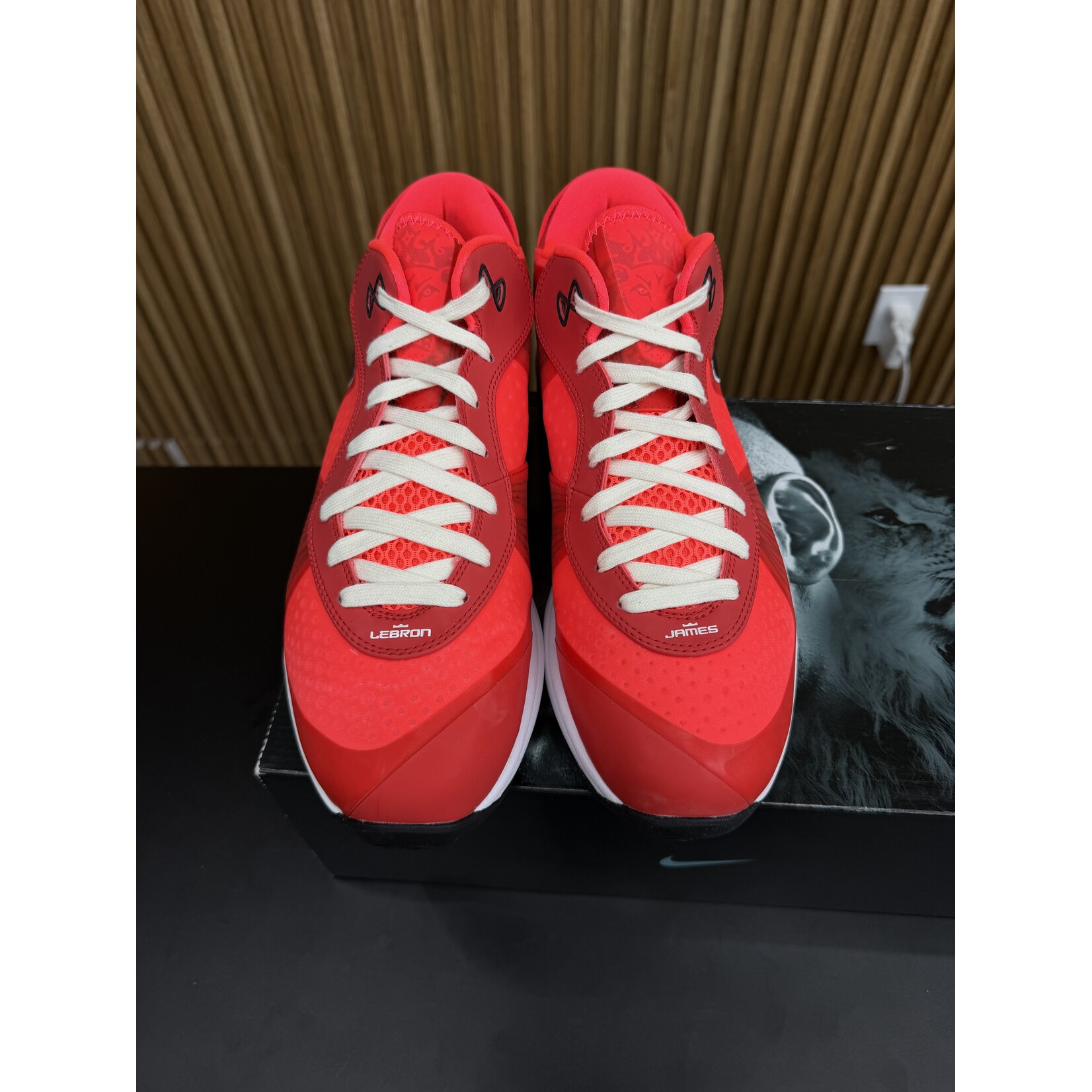 Nike Nike LeBron 8 V/2 Low Solar Red Size 12.5, PREOWNED