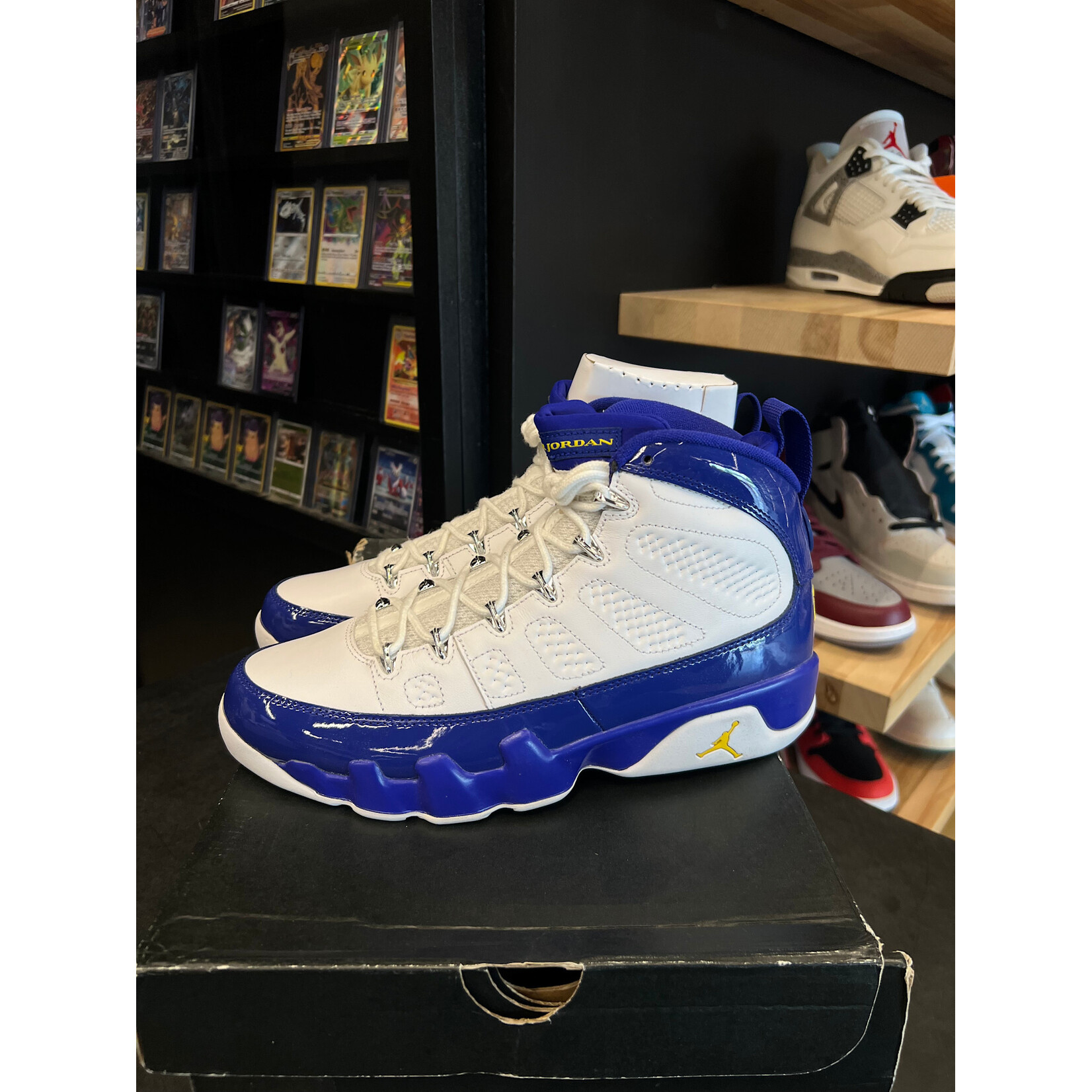Jordan Jordan 9 Retro Kobe Bryant PE Size 9, PREOWNED